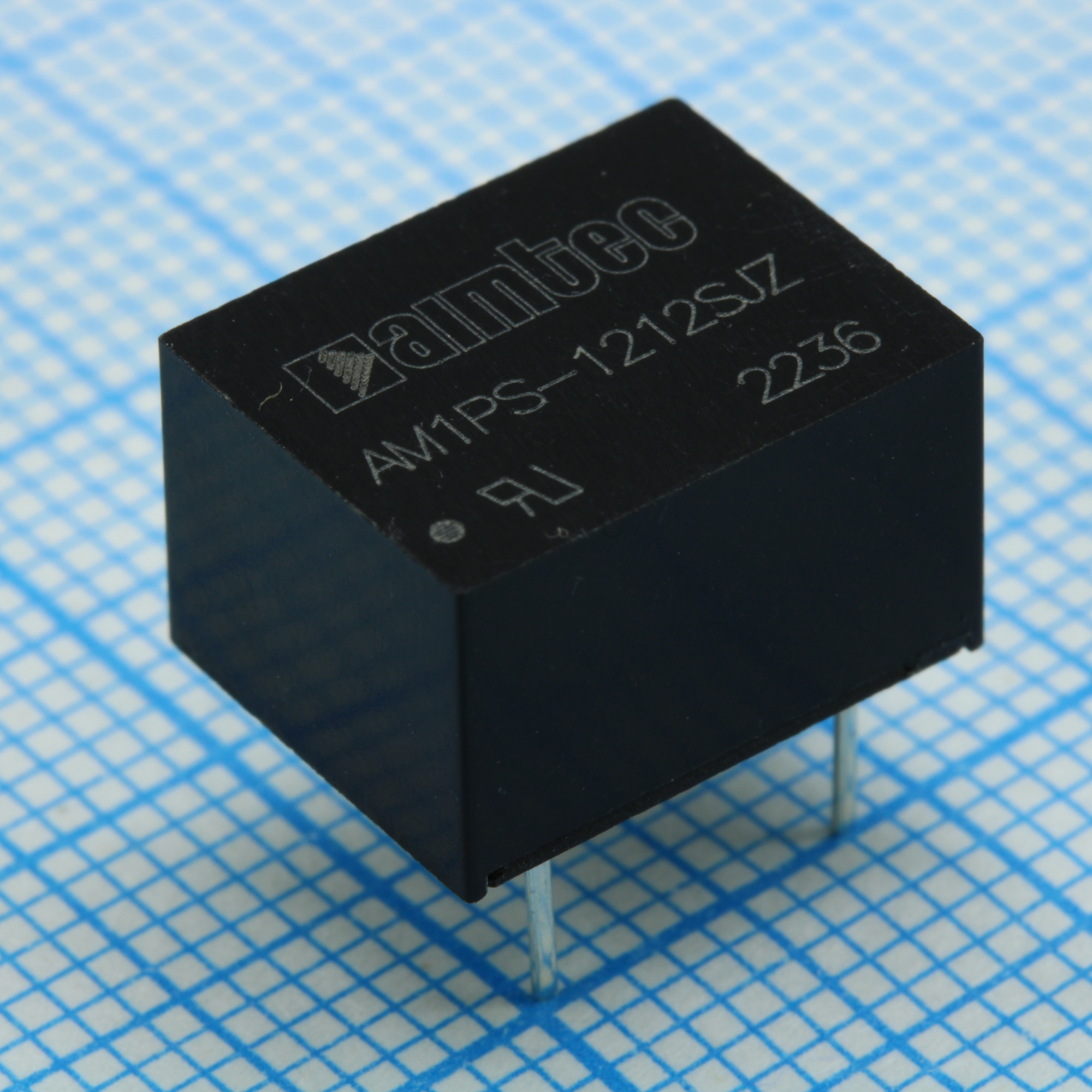 AM1PS-1212SJZ - DC/DC, 1Вт, вход 10.8…13.2В, выход 12В/0.009…0.083А, изоляция 1500В DC, КПД 80%, максимальная емкостная нагрузка не более 560мкФ, DIP8, 12.7x10.16x8.2мм, -40…105°C, пластик