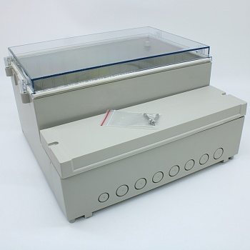 DC009CUL - Двухсекционный корпус IP65 с откидной прозрачной крышкой, база ABS светло-серая, крышка из поликарбоната