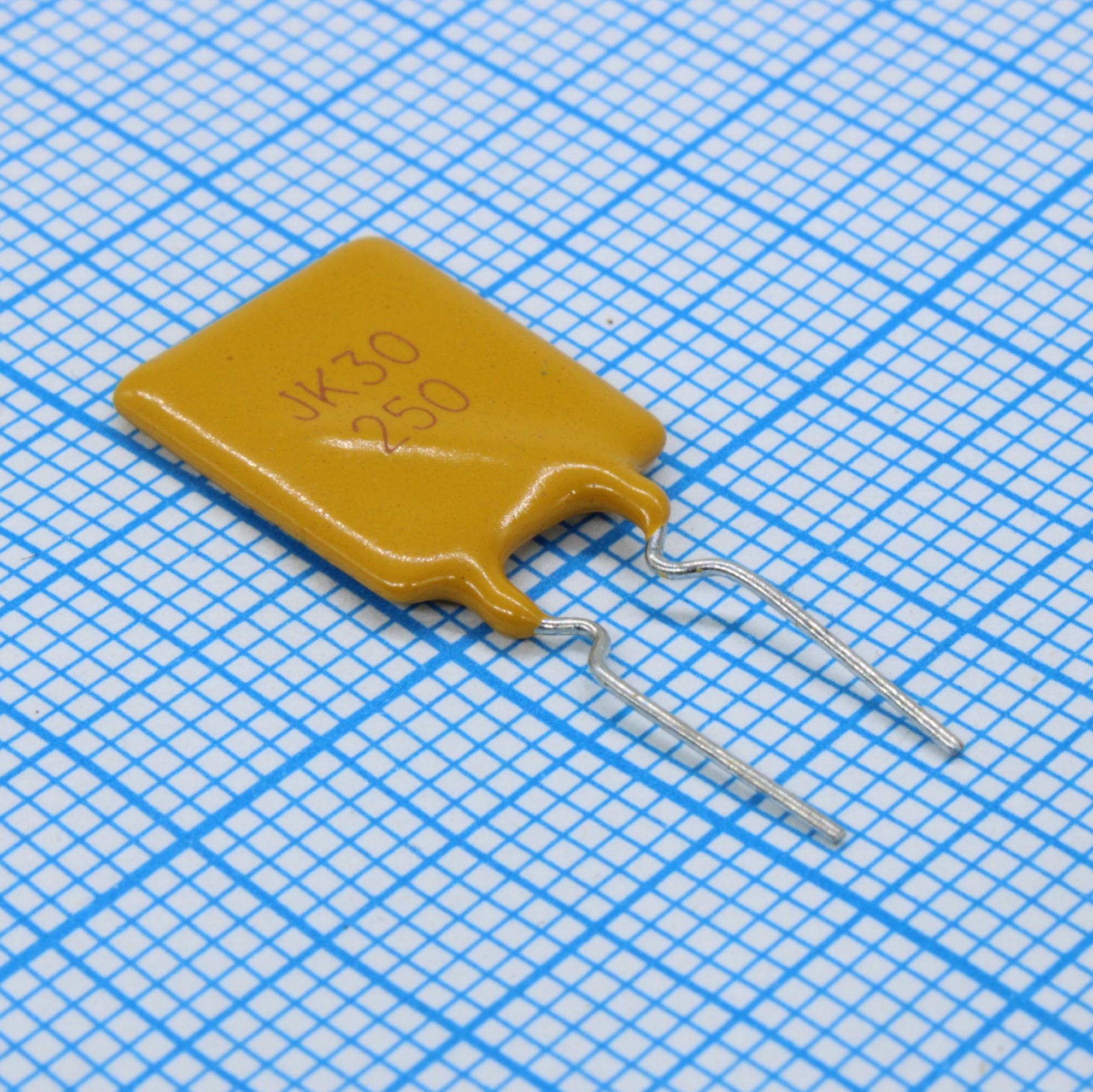 JK30-250 - Предохранитель самовосстанавливающийся 30В 40A 2.5А(удержание) 5А(отключение) 11сек 1.2Вт 30Ом перед отключением