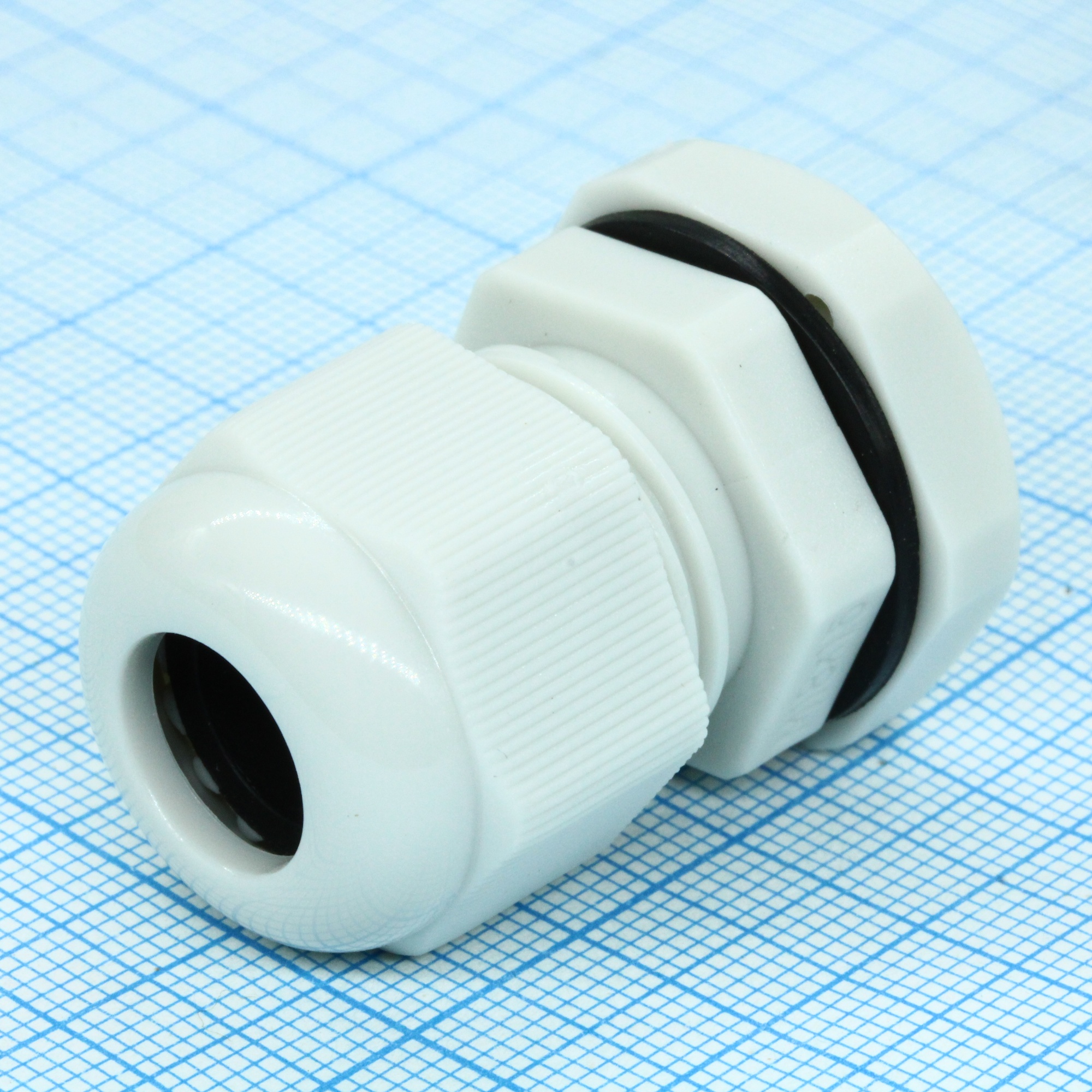 Кабельный ввод M18-G - Кабельный ввод, M18х1,5, диапазон зажимаемых проводников: 5 - 10 мм, SW 22 мм, пластик, серый