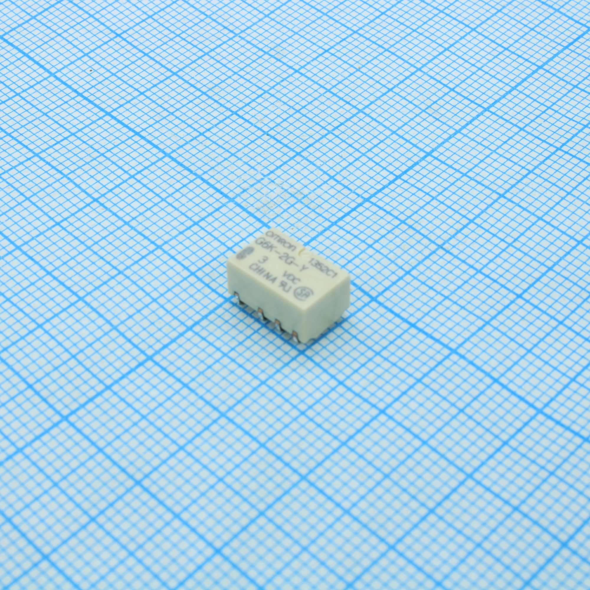 G6K-2GY-TR-3DC - Реле сигнальное 1А два контакта на замыкание катушка 3В поверхностный монтаж