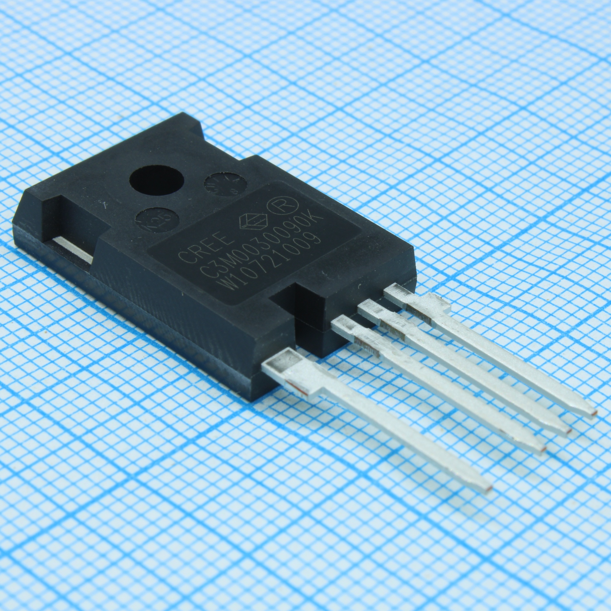 C3M0030090K - Транзистор полевой MOSFET N-канальный SiC 900В 73А 4-Pin(4+Tab) TO-247