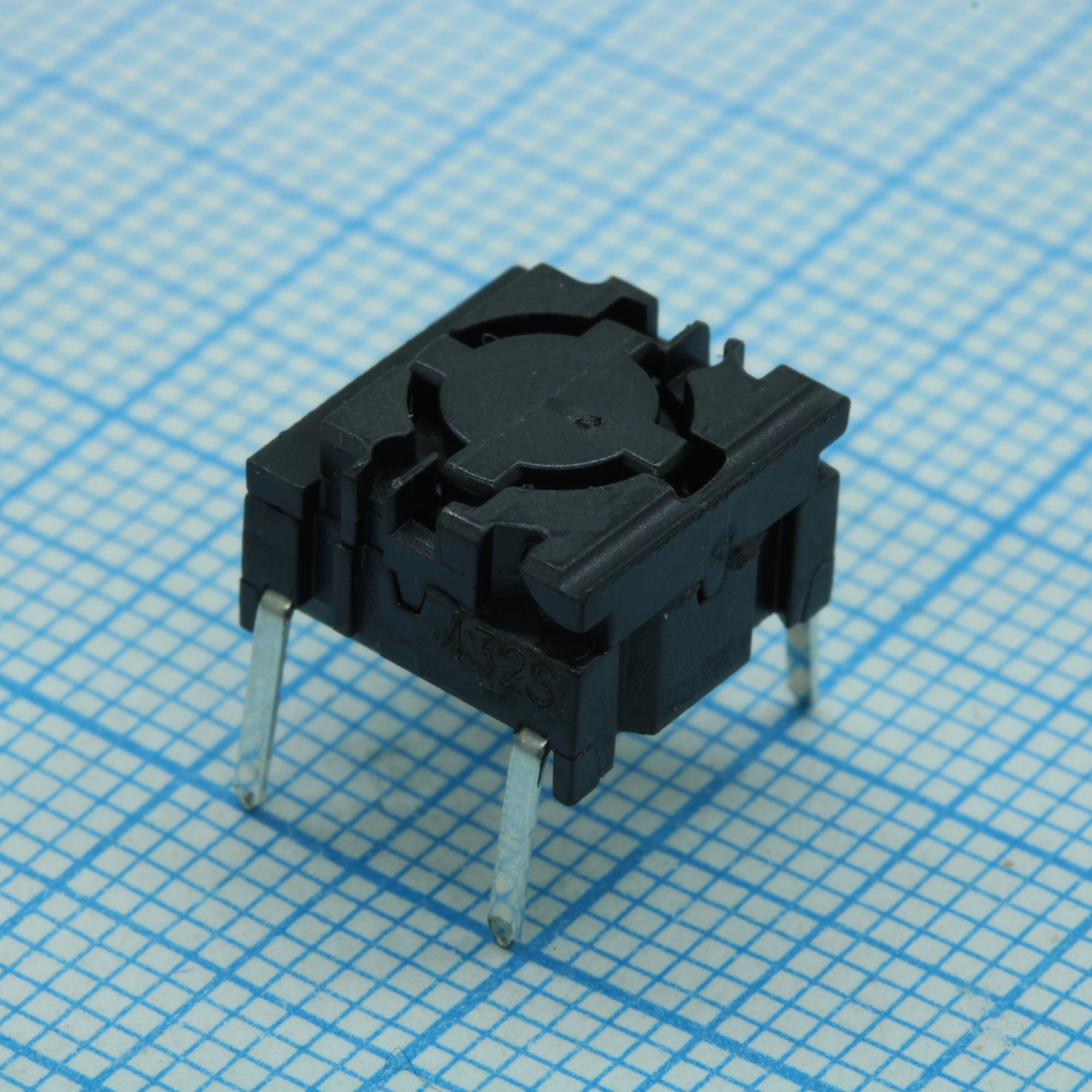 5GTH935 - Кнопка тактильная 10Х10Х6.4 50mA 24VDC 3.5N 10000000циклов монтаж в отверстие