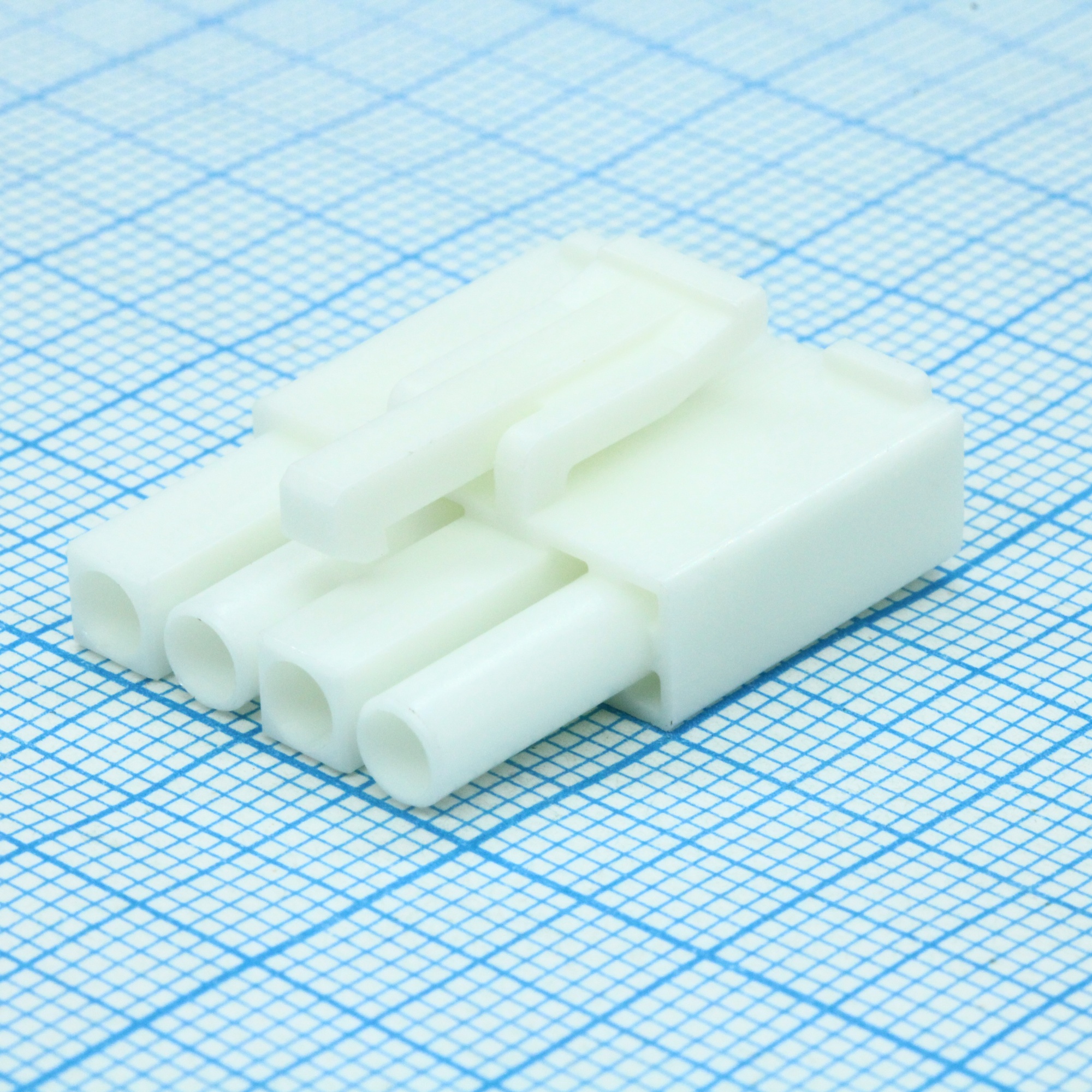 ELP-04V - Корпус разъема вилка 4 контакт(-ов) 4.5мм прямой монтаж на кабель пакет