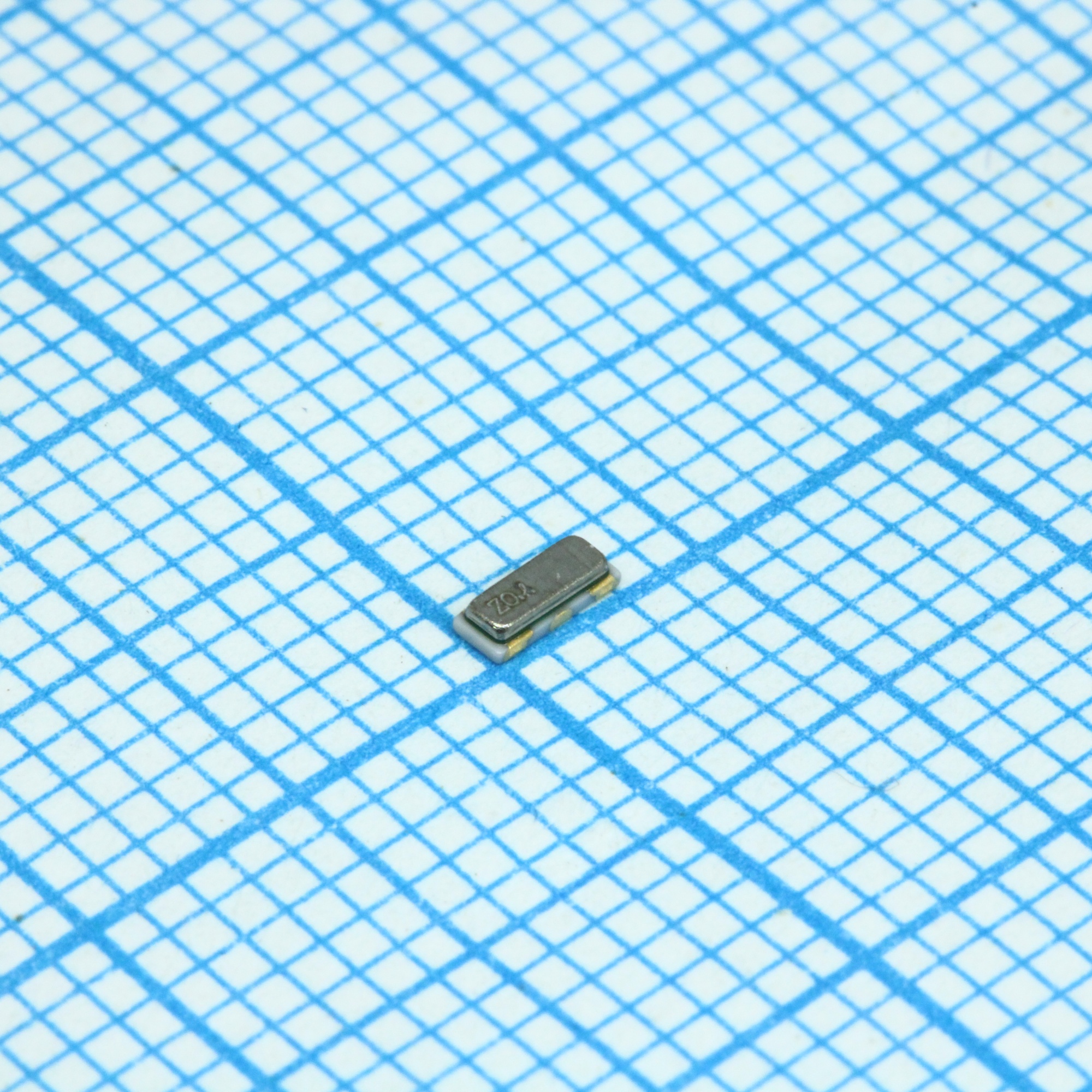 CSTCE12M0G55-R0 - Керамический резонатор 12МГц ±0.5% (точность) ±0.2% (стабильность) 33пФ 30Ом 3-Pin CSMD лента на катушке