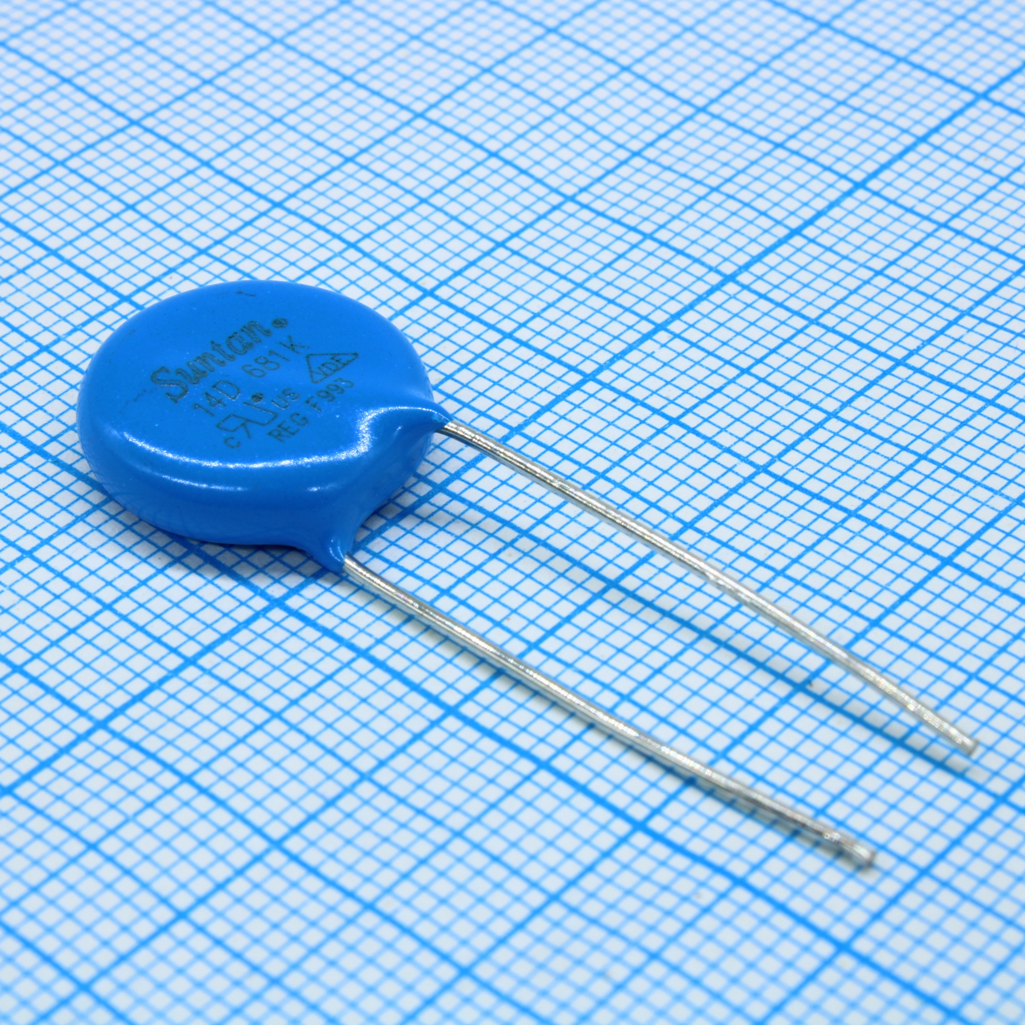 TSV14D681K - Варистор 420Vac/560Vdc, 4500A, 680V(1mA), 0.6Вт радиальные выводы, россыпь