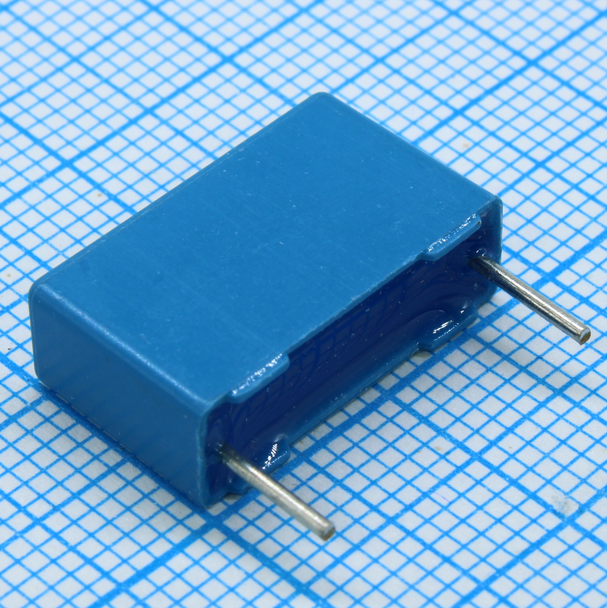 B32652A7103J - Конденсатор металлоплёночный полипропиленовый 0.01мкФ 1250В ±5% (18х6х11мм) радиальный высокотемпературный 15мм 110°С автомобильного применения россыпь