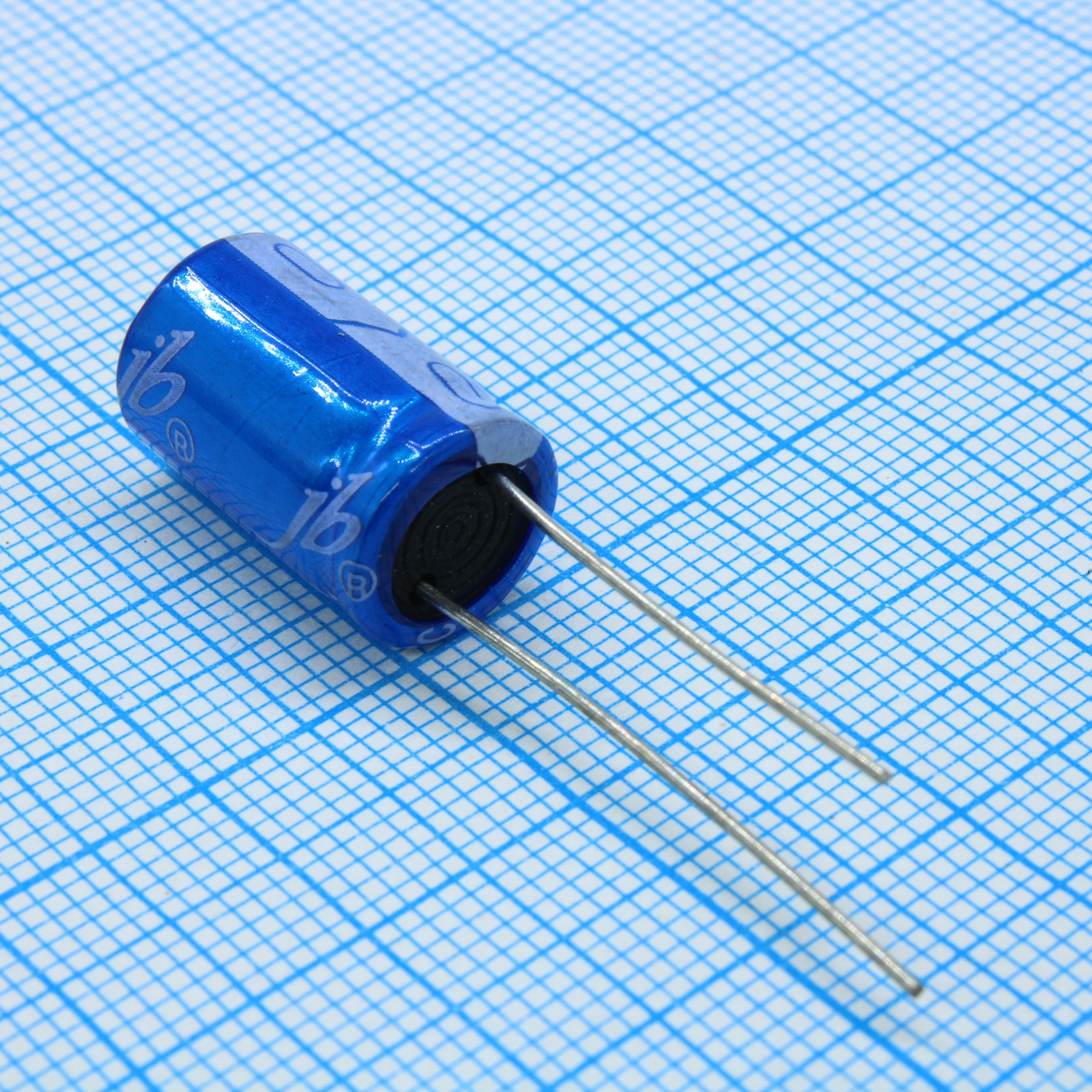 JRB1H331M05001000170000B - Конденсатор электролитический алюминиевый 330мкФ 50В ±20% (10х17)мм радиальный, шаг 5мм 320мА 2000час 105°C россыпь