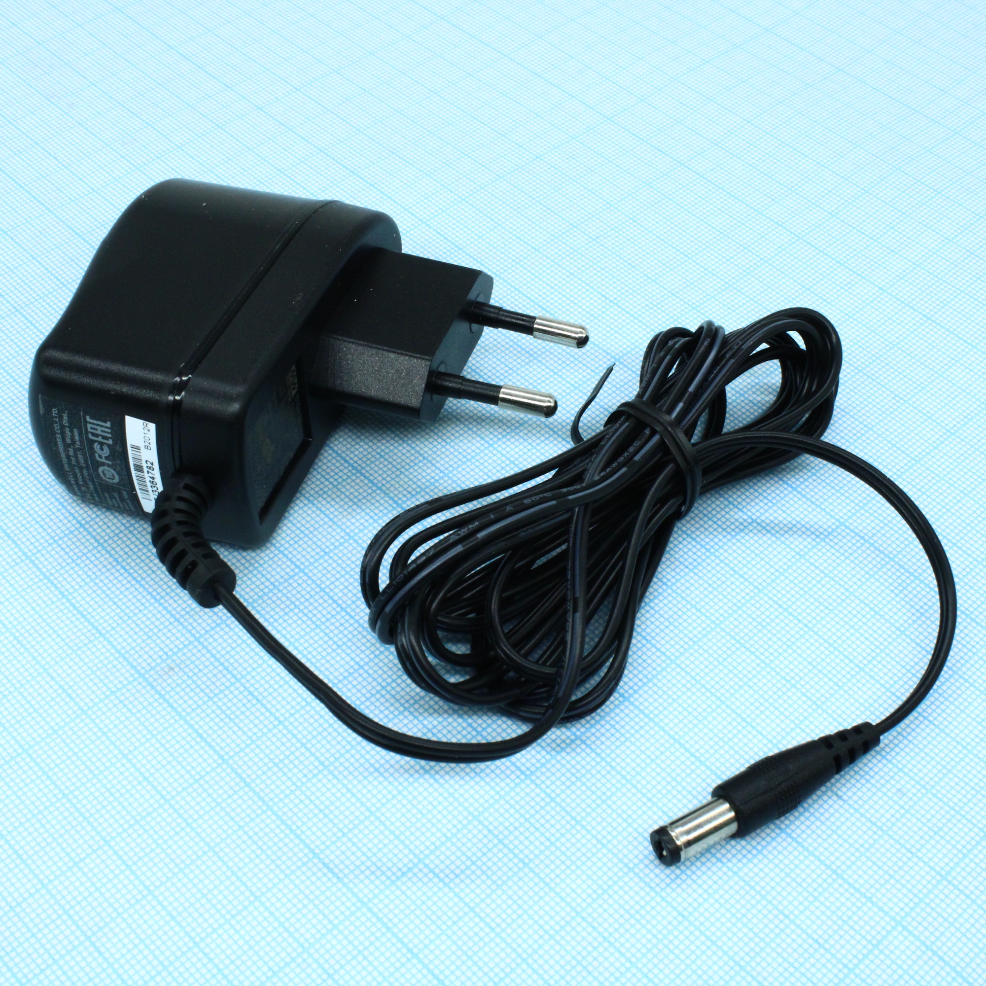 GS06E-6P1J - AC-DC,  6Вт, сетевой адаптер, выход 24В/0.25А, вход 90...264В AC, 47...63 Гц, 135...370B DC, изоляция 3000B AC, 32x66x42.5мм, 0...+50°С, евровилка