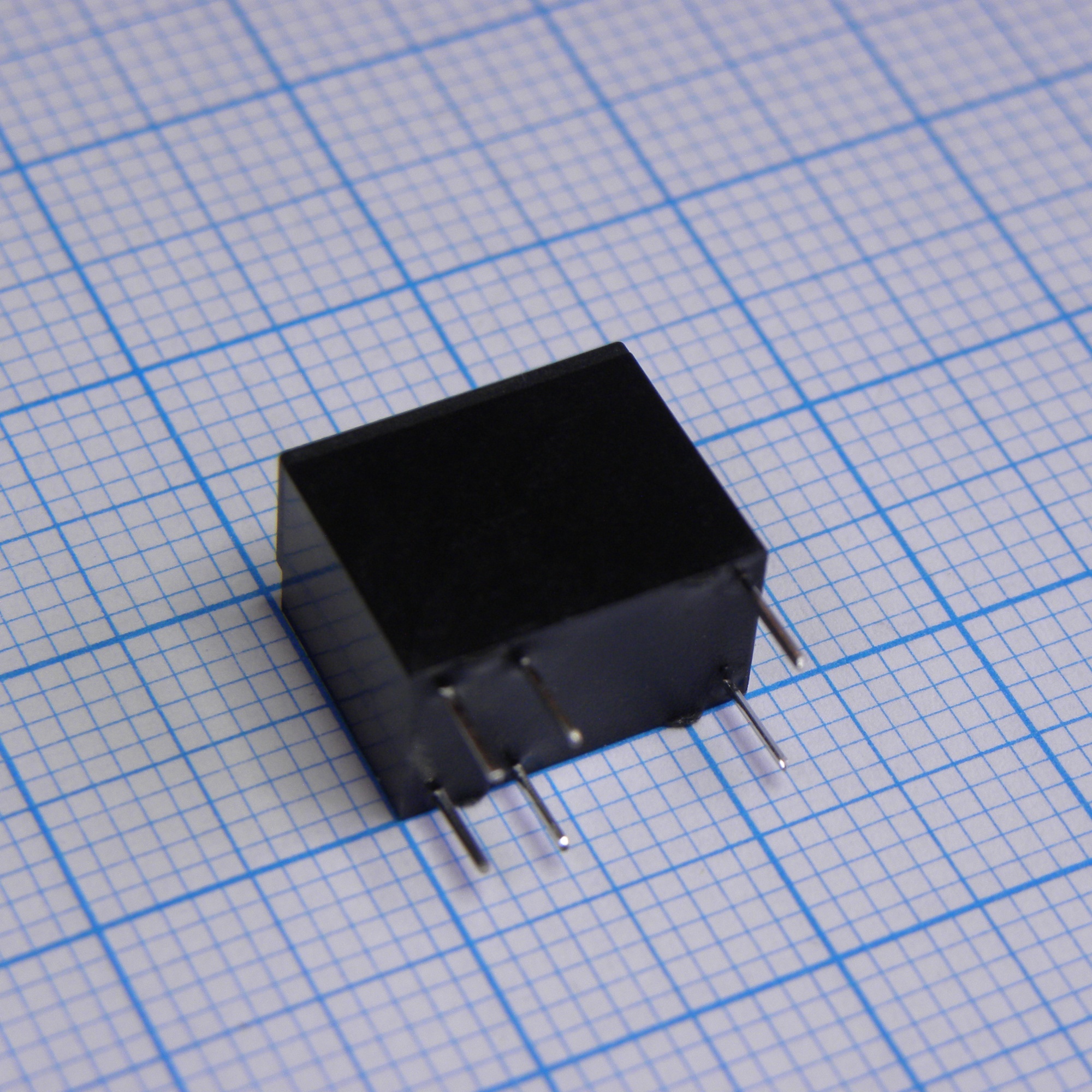 TRG5-5VDC-SA-CL-R - Миниатюрное сигнальное реле 1А одна контактная группа-два направления катушка 5В 0.15Вт