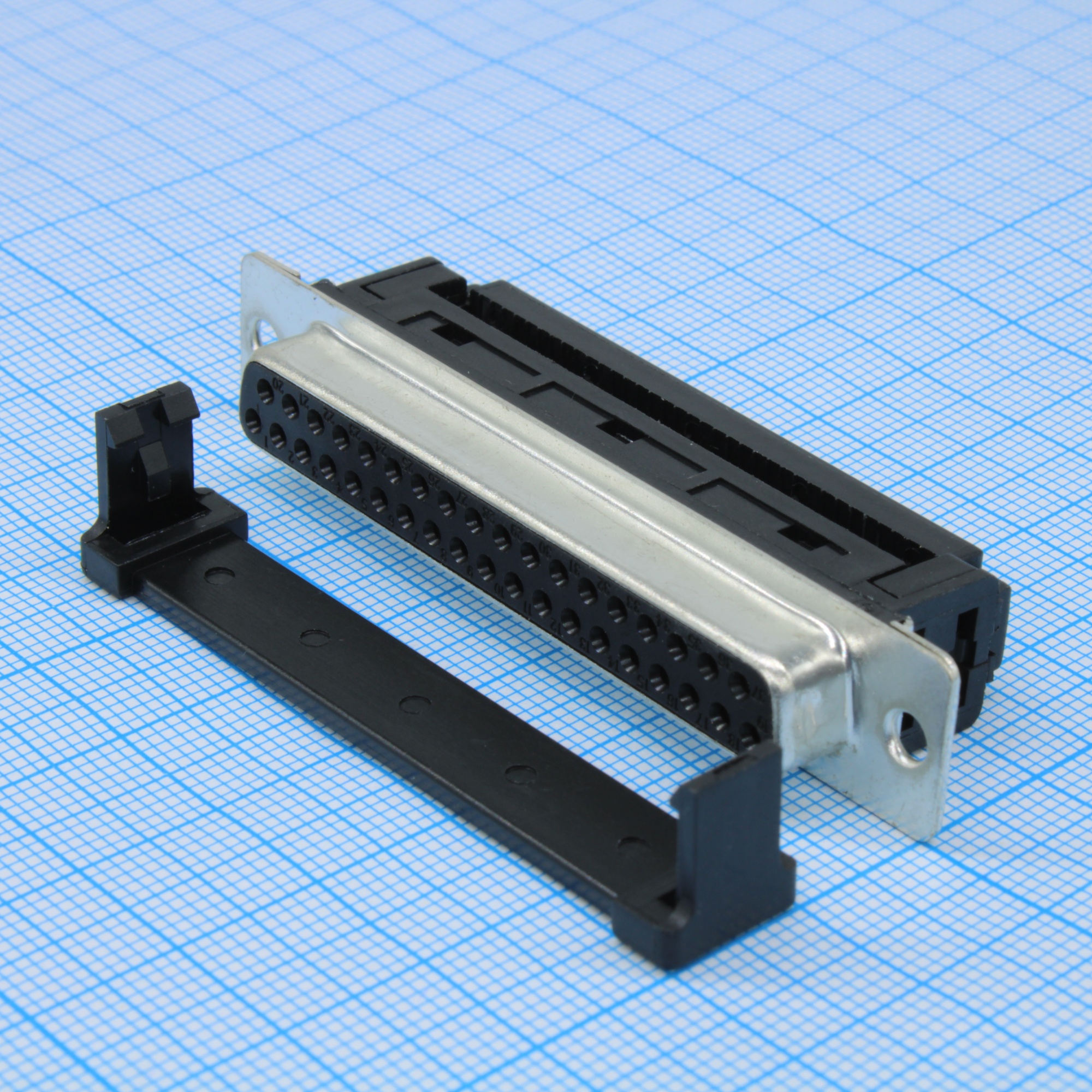 DI-37F C0580-37FCASB0R I.D.C D-SUB - Разъем D-Sub IDC (гнездо) прижимной 37 контактов на кабель