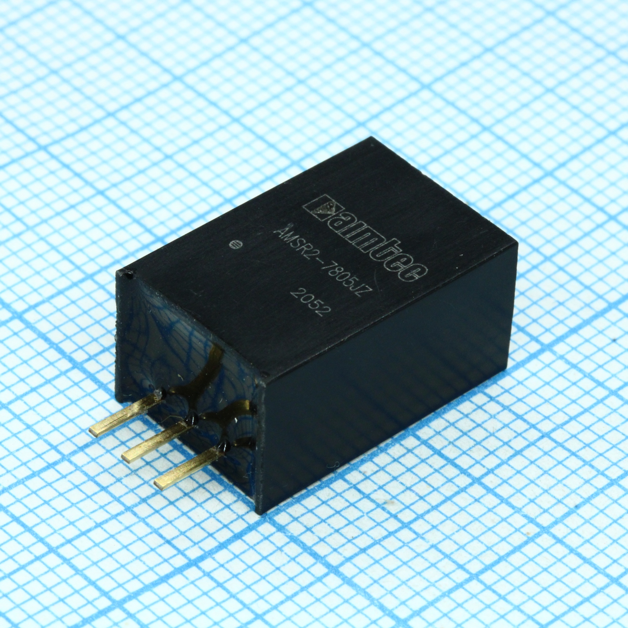 AMSR2-7805JZ - Импульсный регулятор 10 Вт  вход 8~36 В  однополярный выход 5 В  2 А  -40~85 C , дерейтинг при 71 C  MTBF:2000000 часов  КПД 90 %  максимальная емкостная нагрузка не более 1000 мкФ  корпус SIP3, пластик  установка на печатную плату  8.9x11.