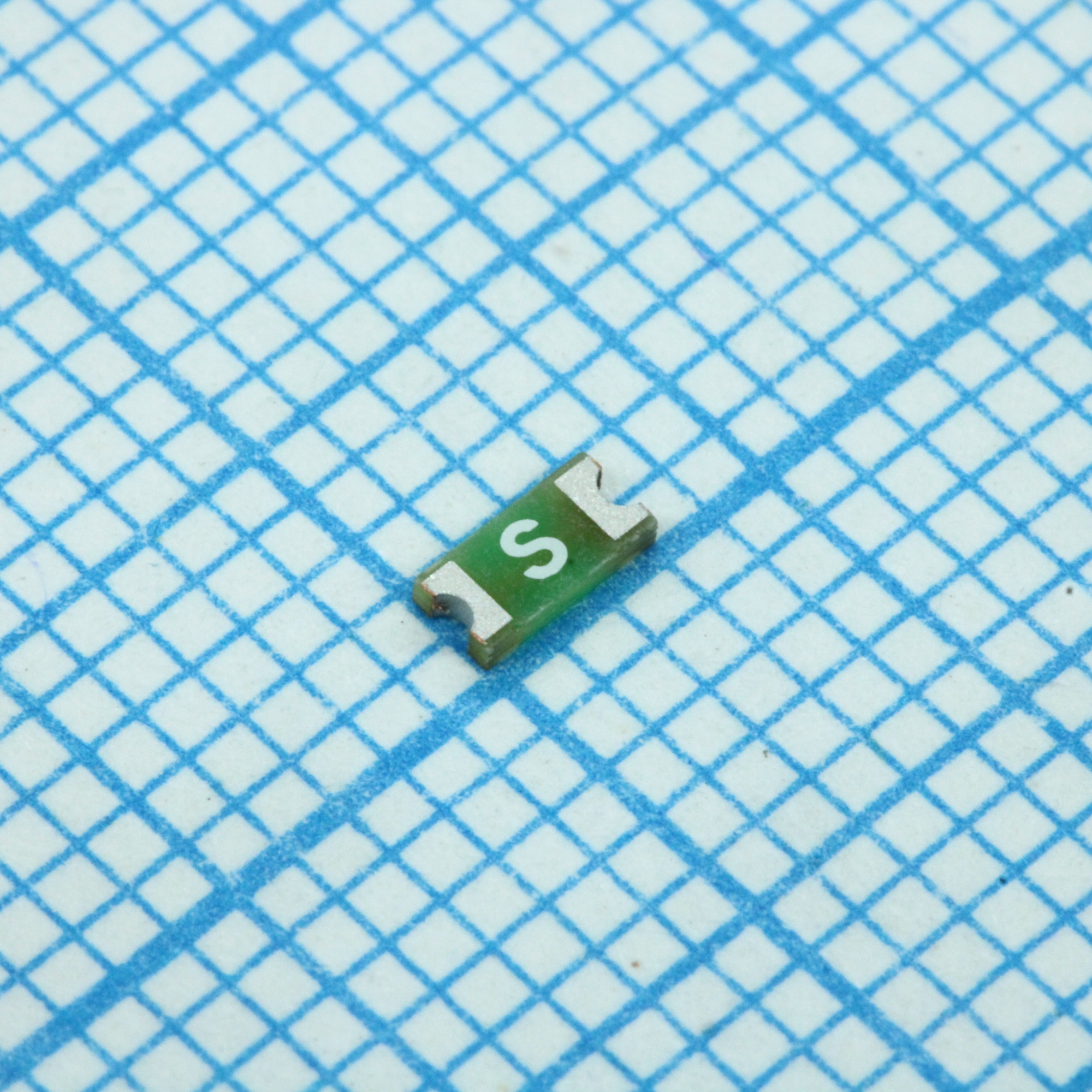 0466004.NR - Предохранитель сверхбыстродействующий 32В 4А серия 466 для поверхностного монтажа 1206