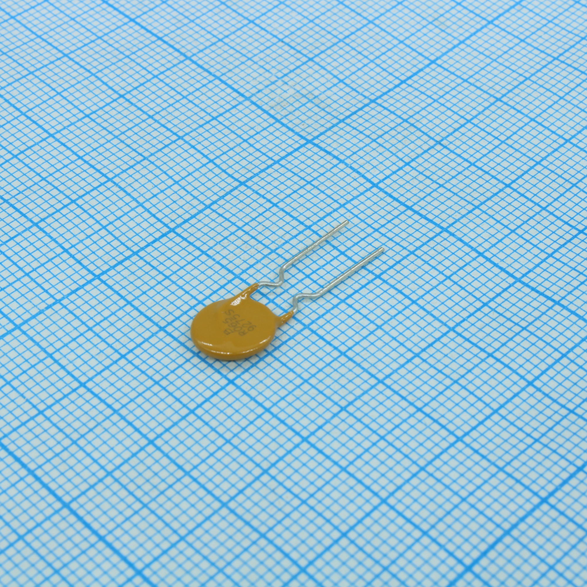 MF-R065 - Самовосстанавливающийся предохранитель PTC 0.65A(hold) 1.3A(trip) 60V 40A 0.9W 5.3s 0.27Ohm Radial 9.7 X 3.1mm Bulk