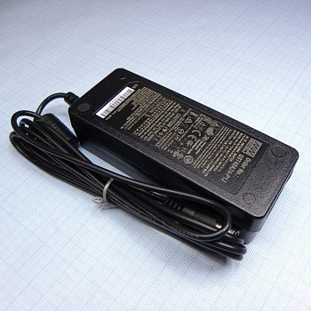 GST40A24-P1J - AC-DC, 40Вт, вход 90...264B AC 47...63 Гц, 135...370B DC,  выход 24B/1.67A, изоляция 3000B AC, 125x50x31.5мм, -30...+70°С, , сетевой разъём IEC320-C14, выходной разъем 11, диам. 5.5х2.1мм