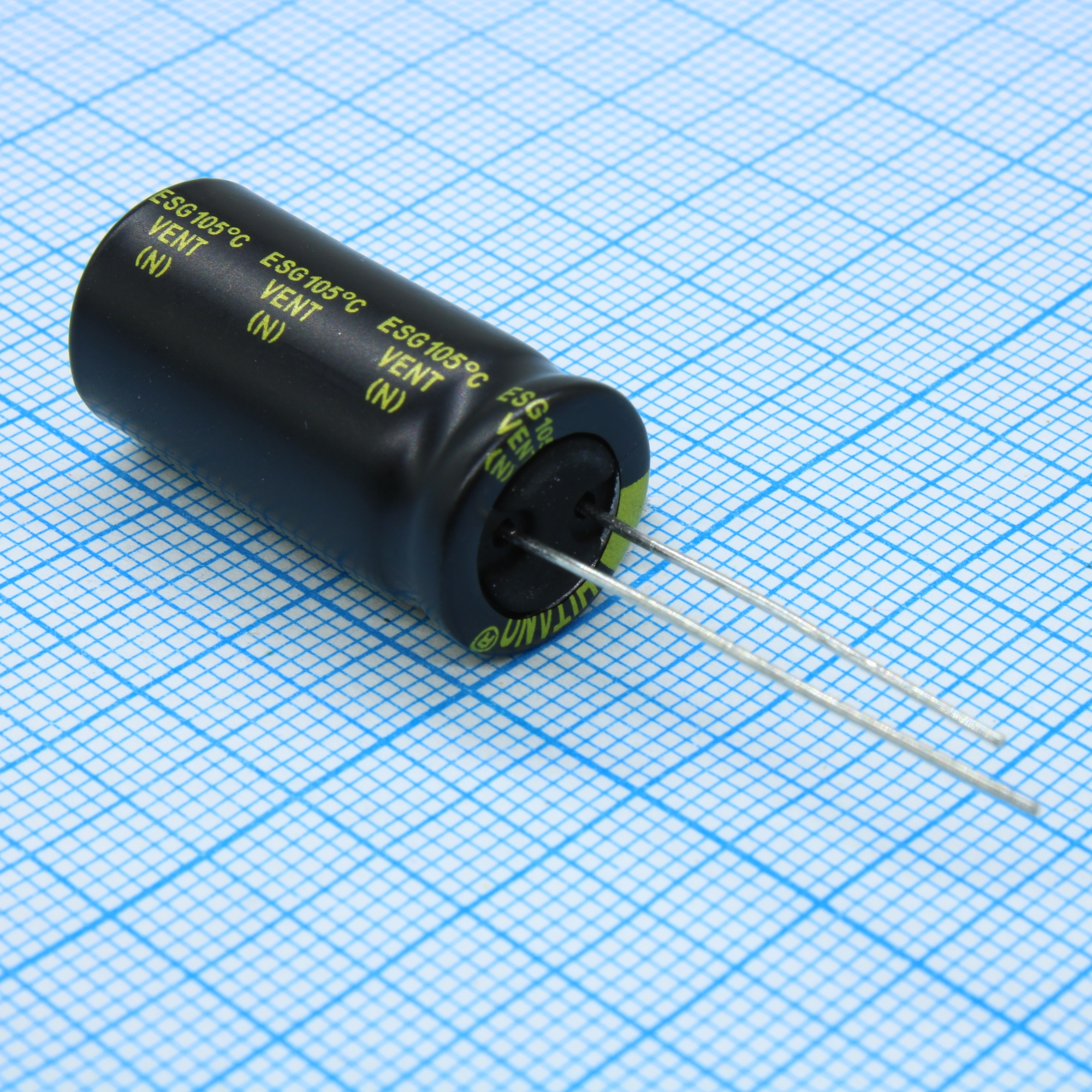 ESX331M63B - Конденсатор алюминиевый электролитический 330мкФ 63В ±20% (13 X 25мм) радиальный 5мм 0.067Ом 1160мА 5000час 105°С россыпь