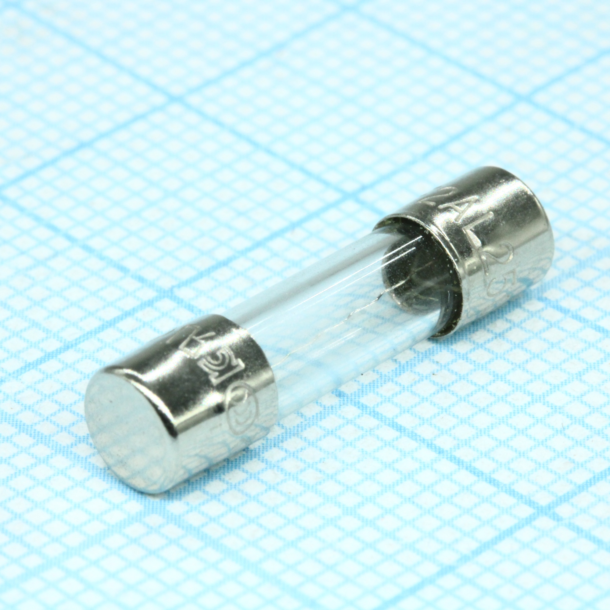 0217002.MXP - F  250 V 2 A 5x20 mm, в стеклянном корпусе (аналог ВПБ6)