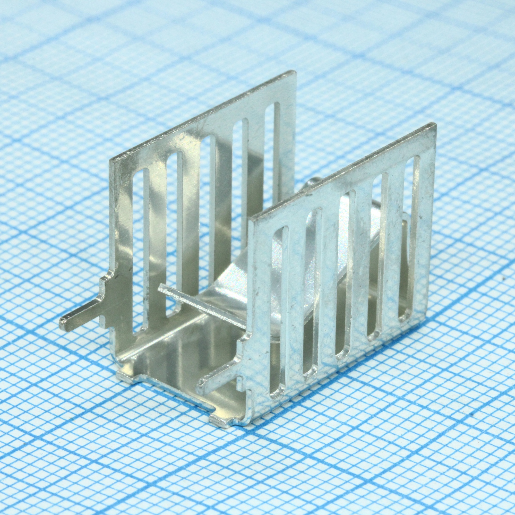 FK263MI220V - Радиатор пассивный для корпуса TO-220 вертикальный медный