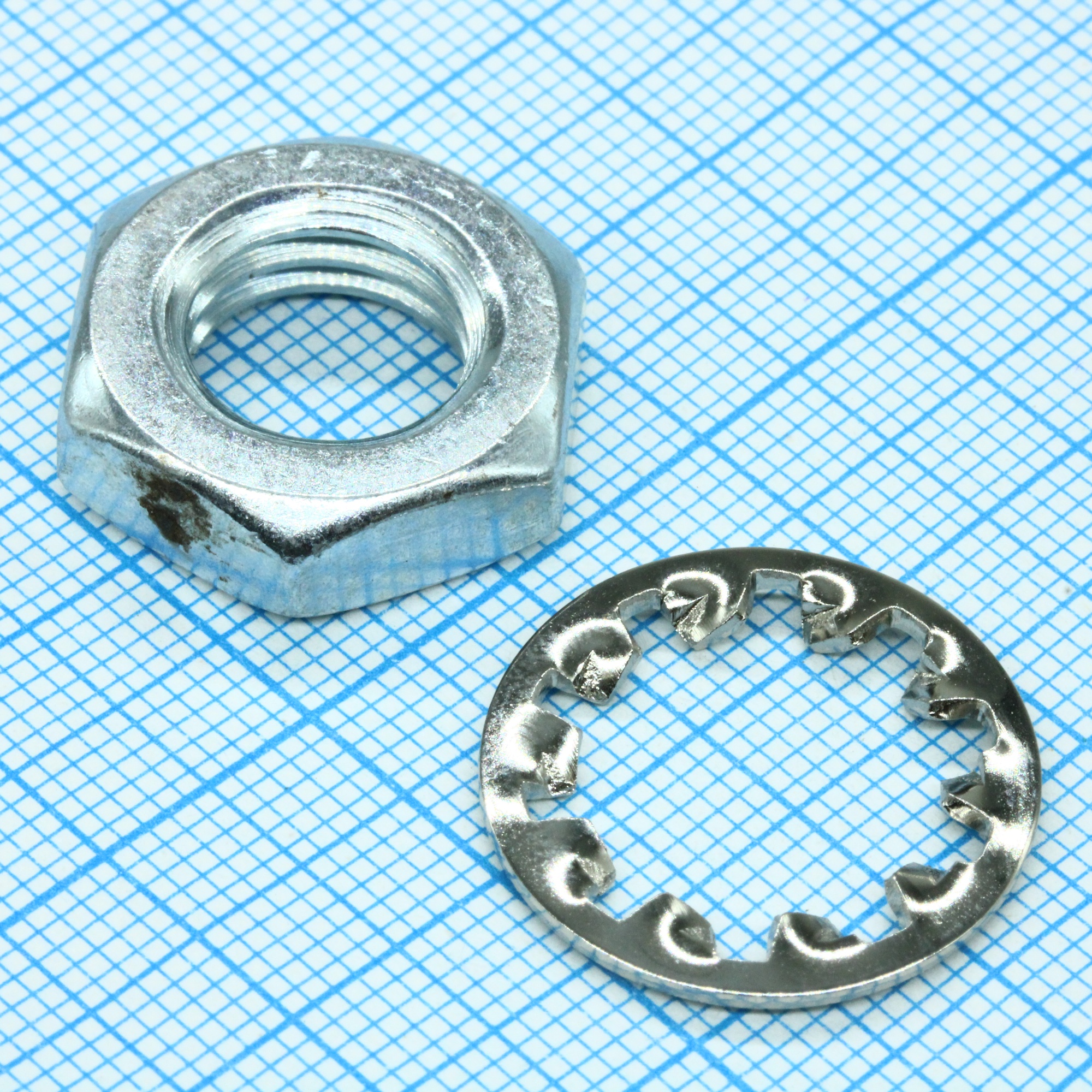 B44020J0500B012 - Гайка M12 с шайбой, для конденсаторов с резьбовым креплением и терминалами M5