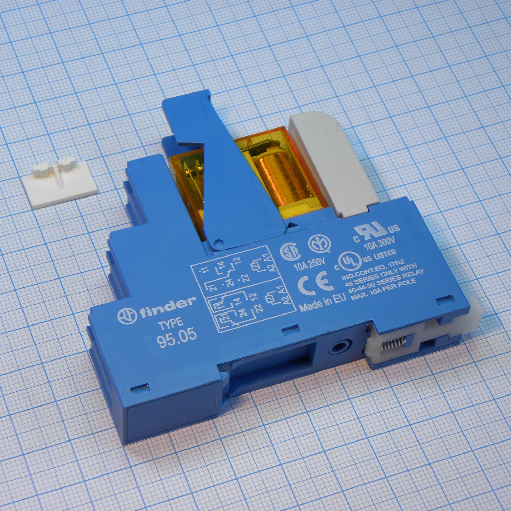 48.52.8.230.0060SPA - Интерфейсный модуль, электромеханическое реле; 2CO 8A; контакты AgNi; питание 230В AC; категория защиты IP20; винтовые клеммы; пластиковая клипса; LED + варистор
