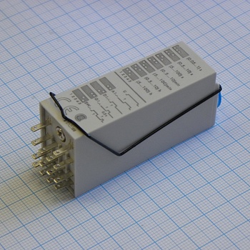 85.04.0.024.0000 - Миниатюрный мультифункциональный таймер (AI, DI, SW, GI); монтаж в розетку; питание 24В АС/DC; 4CO 7A; регулировка времени 0.05с…100ч; степень защиты IP40; в комплекте металлическая клипса 094.81