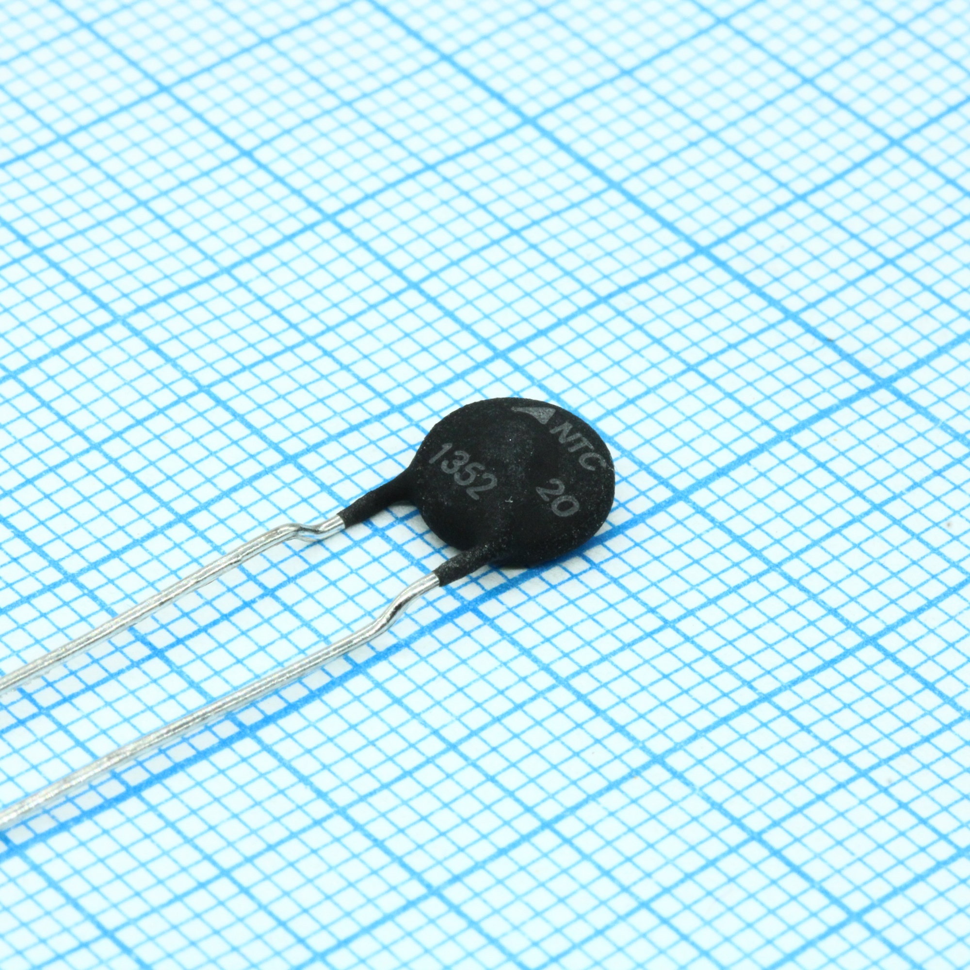 B57153S0200M - NTC-термистор 20Ом ±20% двухвыводной радиальный 3000K автомобильного применения россыпь