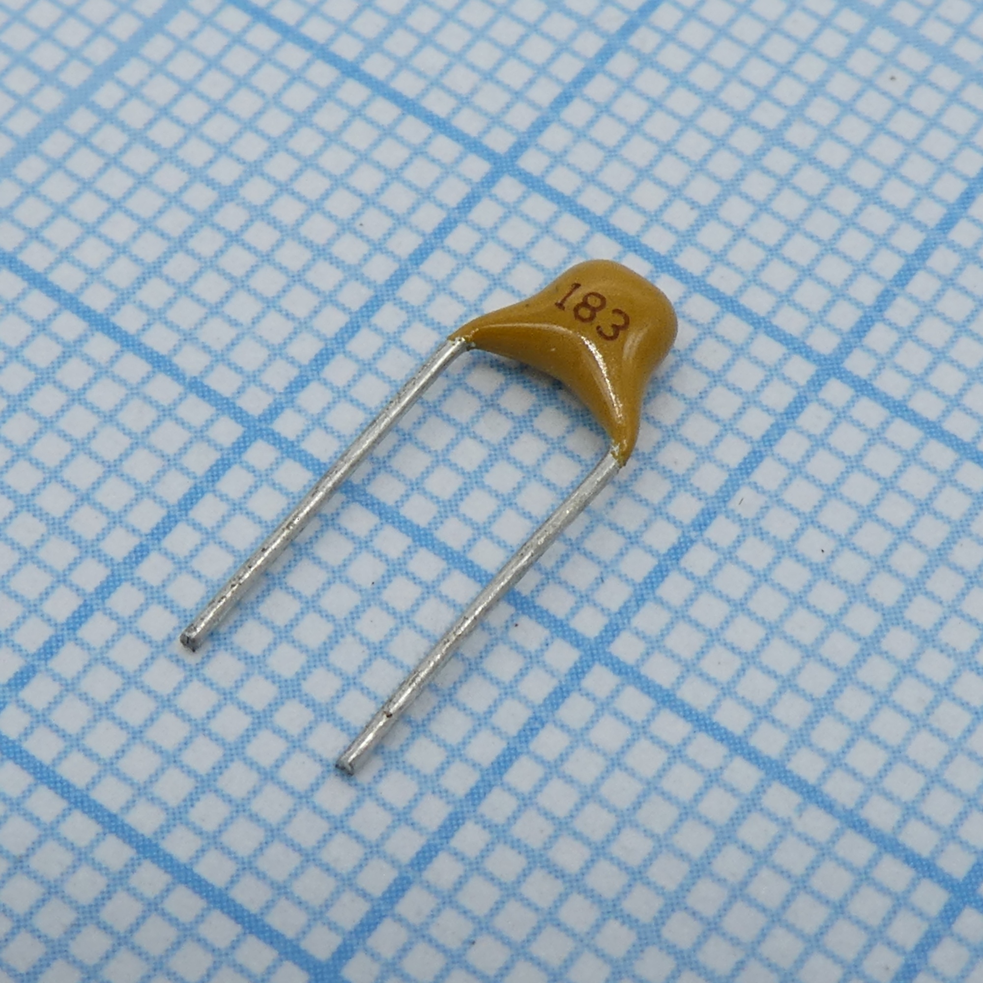 TS170R1H183ZSBFB0R - Конденсатор керамический многослойный 0.018мкФ 50В Y5V +80%-20% радиальный 5.08мм 85°C россыпь