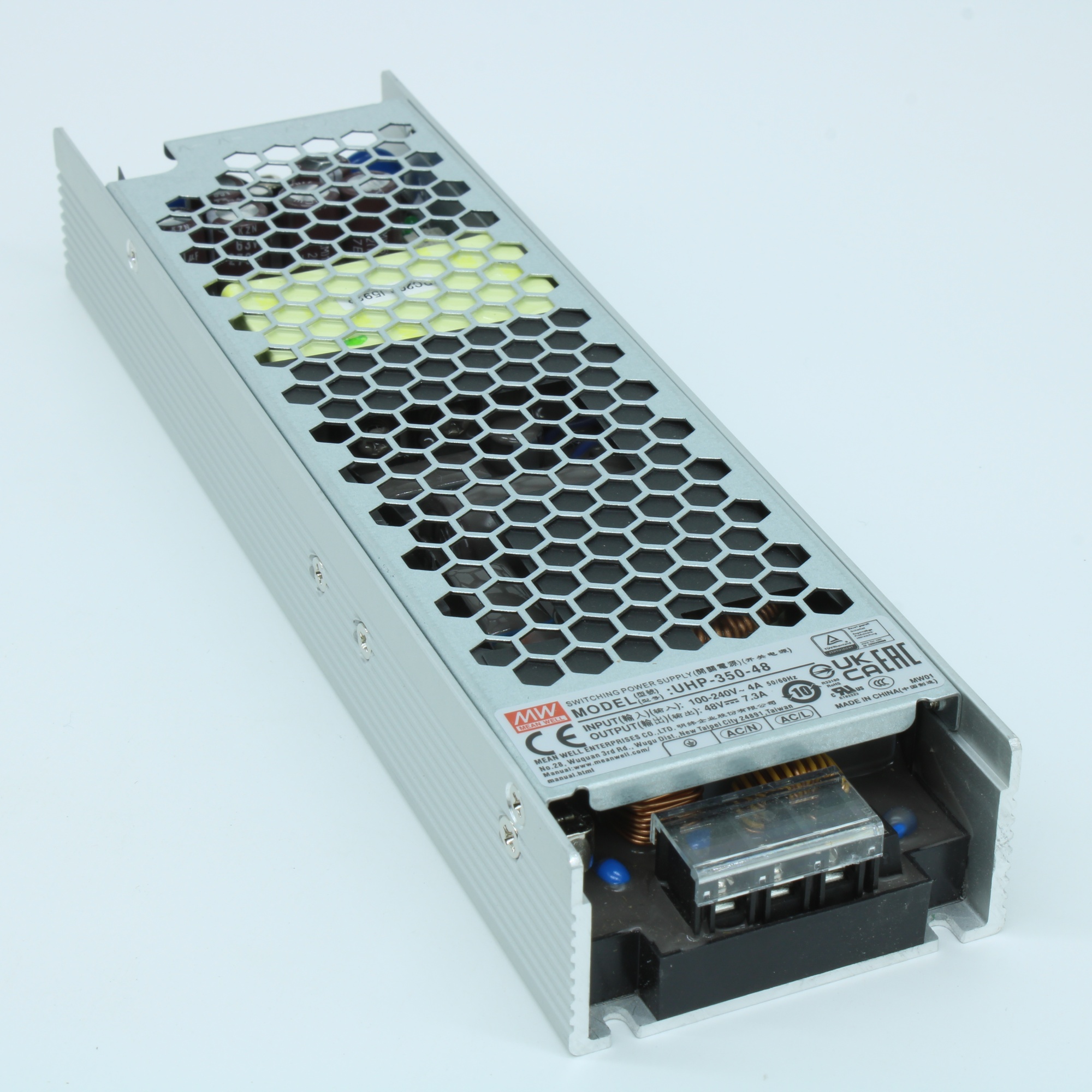 UHP-350-48 - AC-DC, 350.4Вт, вход 90…264В AC, 47…63Гц, выход 48В/7.3A, ККМ, рег. вых 45.6…50.4В, изоляция 3750В AC, в кожухе 220х62х31мм, -30…+70°С
