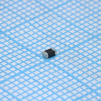 MU2029-221Y - Ферритовый многослойный фильтр для поверхностного монтажа 220Ом ±25% 100МГц 0.5А 0.3Ом DCR 0805 лента на катушке