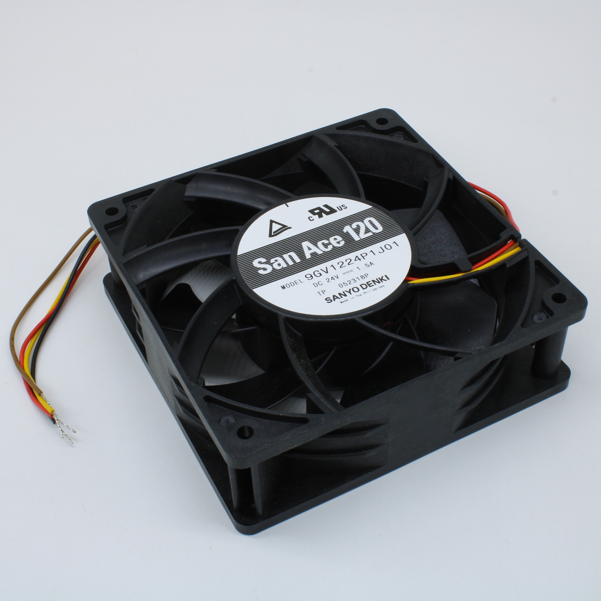 9GV1224P1J01 - Вентилятор 24В 1.5А 6400об/мин постоянного тока 120х120х38мм подшипник скольжения