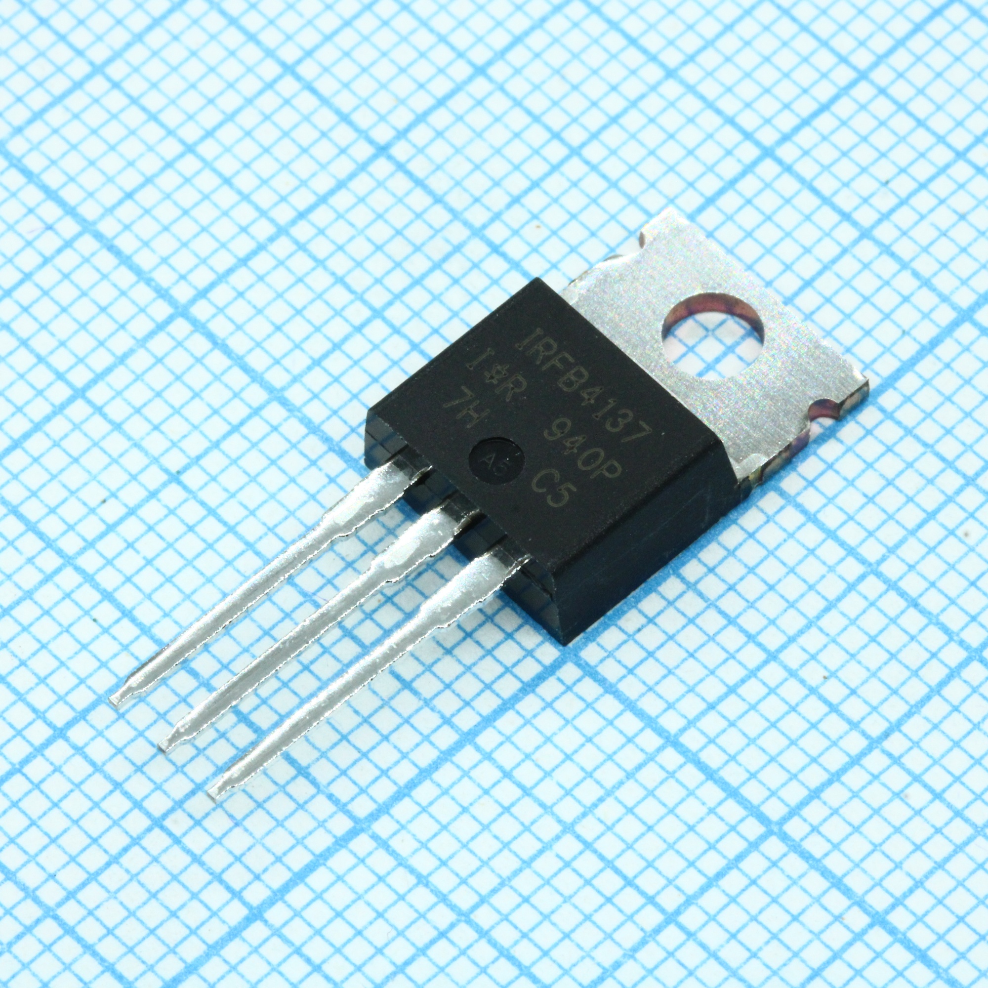 IRFB4137PBF - Транзистор полевой MOSFET N-канальный 300В 38A