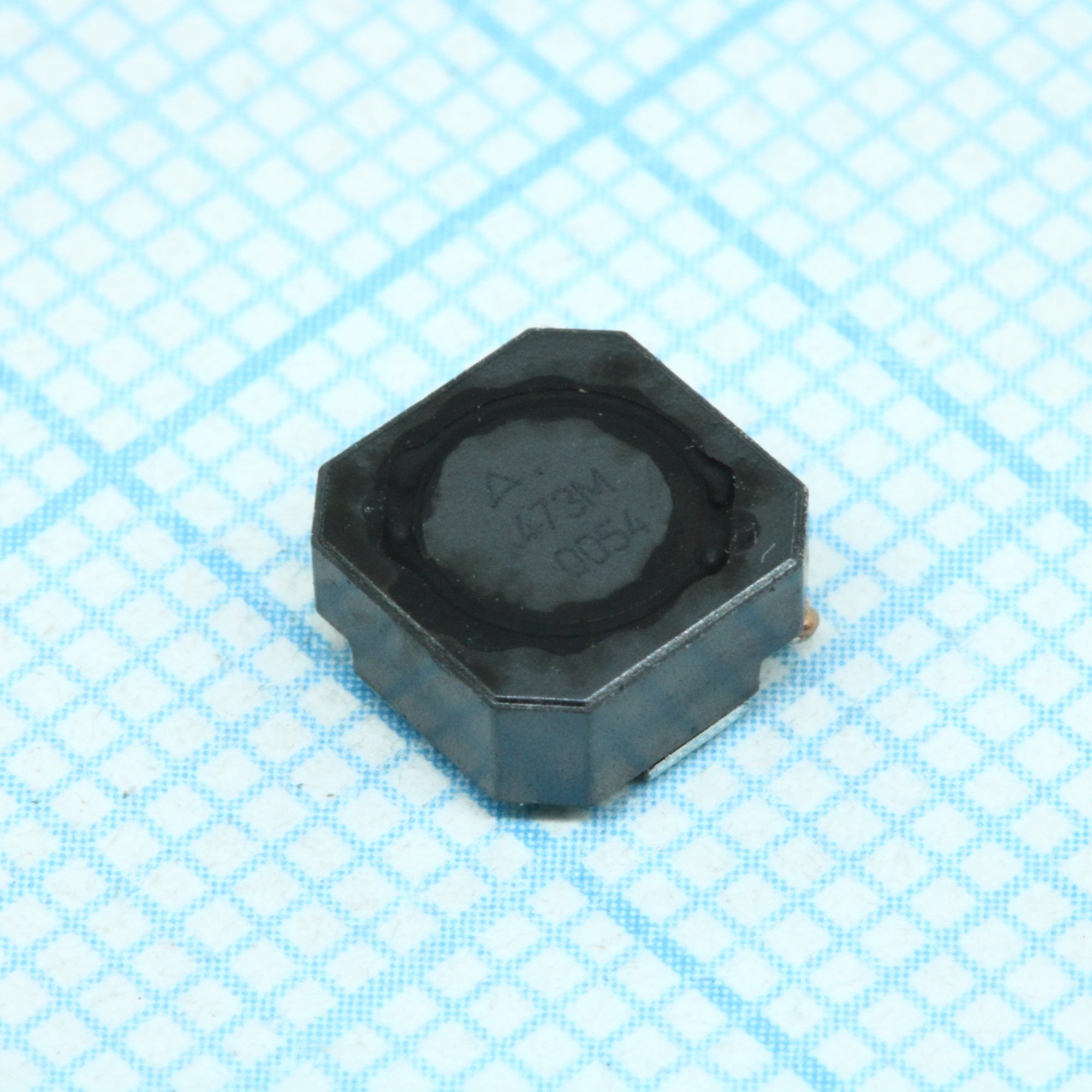 B82462G4473M - ЧИП-индуктивность силовая проволочная экранированная 47мкГн ±20% 100кГц феррит 0.75A 0.31Ом 2424 автомобильного применения лента на катушке