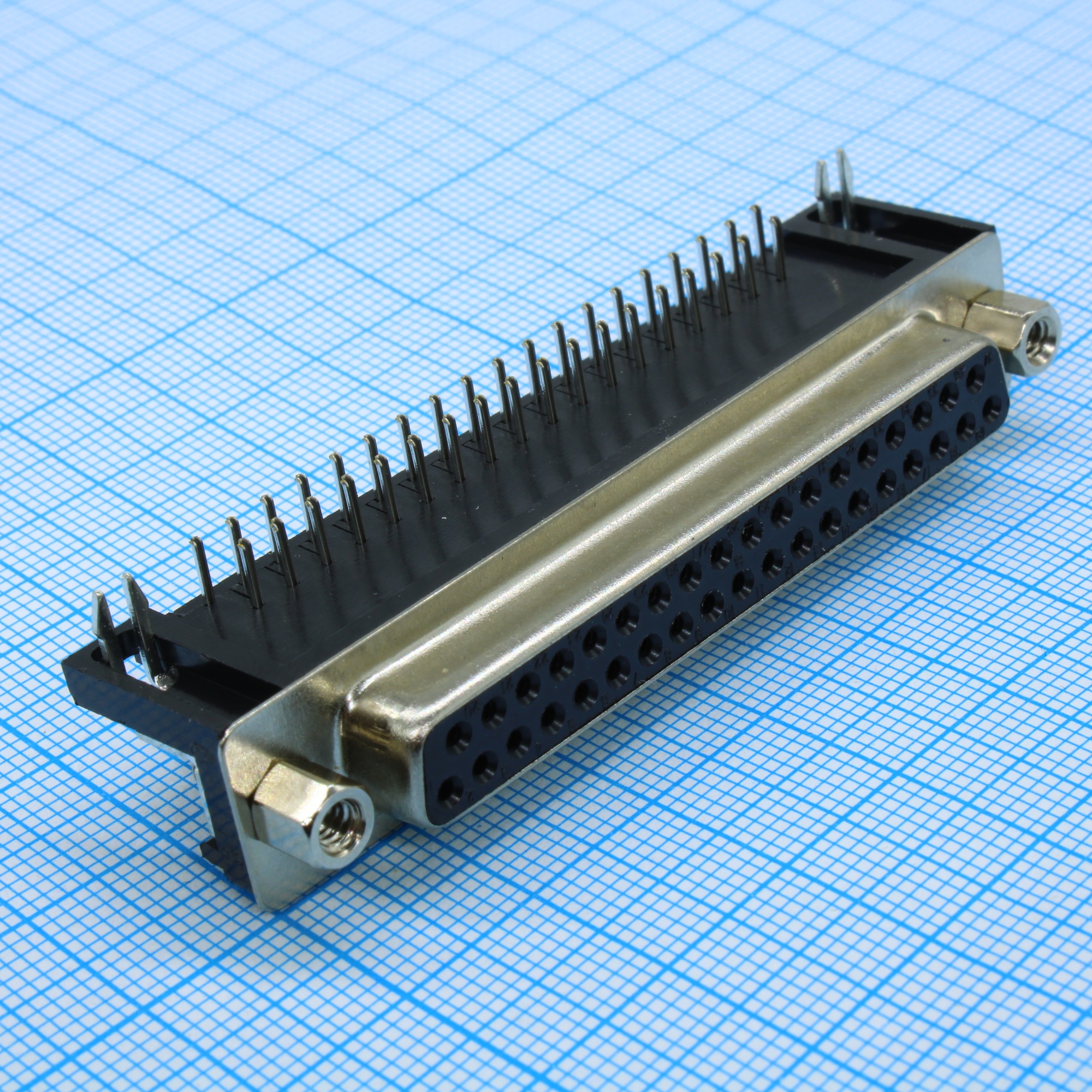 DS1037-01-37FNAKT74 - Розетка 37 pin на плату 9.4мм