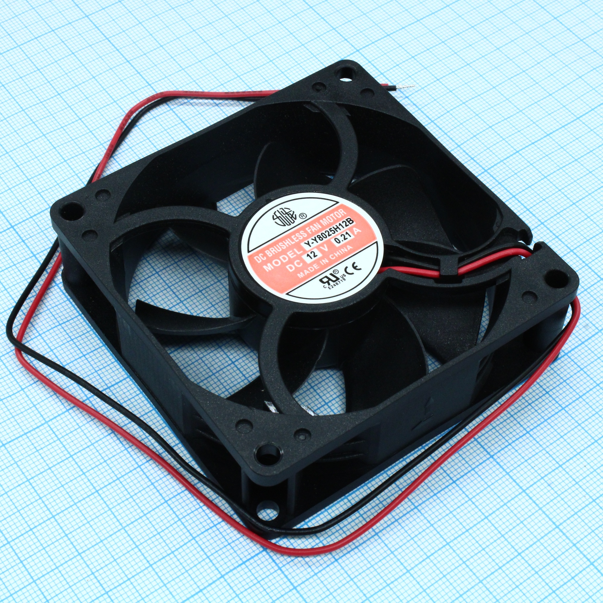 Y-Y8025H12B - Вентилятор 12В 80x25 3000 об/мин., 68,50м3/час, 37.6дБ, подшипник качения (аналог JF0825B1H)