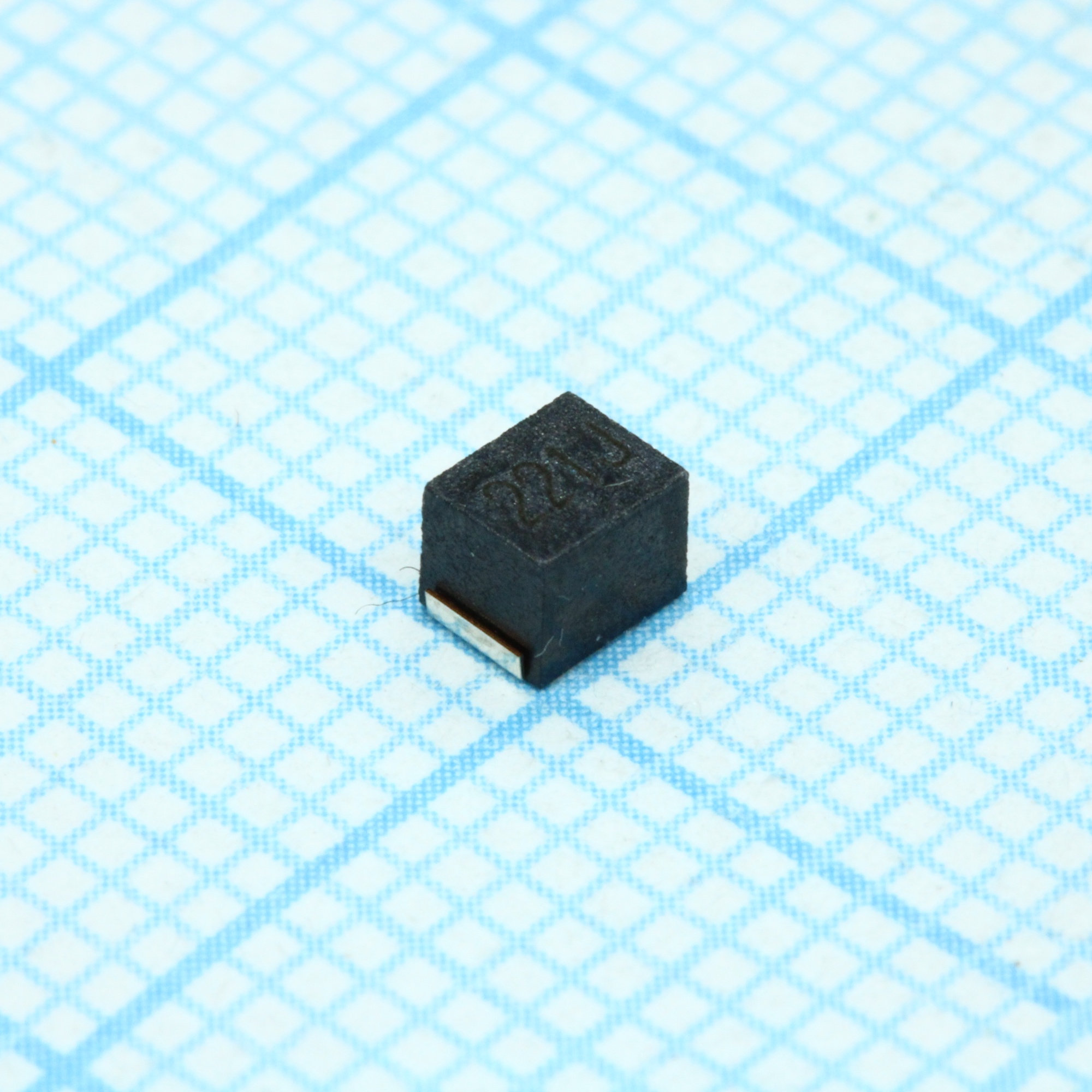 NLV32T-221J-PF - ЧИП-индуктивность высокочастотная проволочная неэкранированная 220мкГн ±5% 796кГц 20Q-фактор феррит 50мА 21Ом по постоянному току 1210 лента на катушке