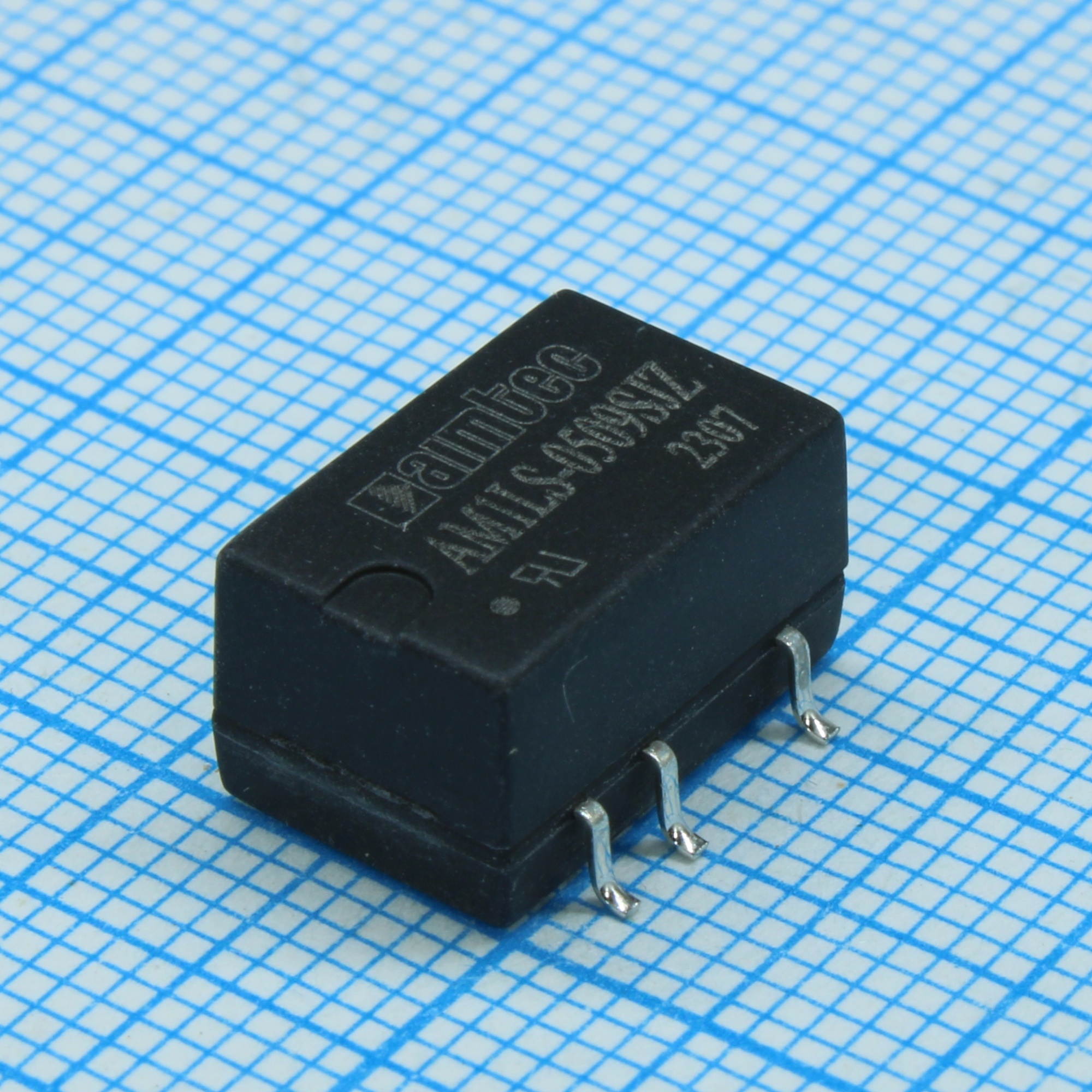 AM1LS-0509SJZ - DC/DC, 1Вт, вход 4.5…5.5В, выход 9В/0.012…0.111А, изоляция 1500В DC, КПД 80%, максимальная емкостная нагрузка не более 470мкФ, для поверхностного монтажа, 13.2x11.4x7.25мм, -40…105°C, пластик