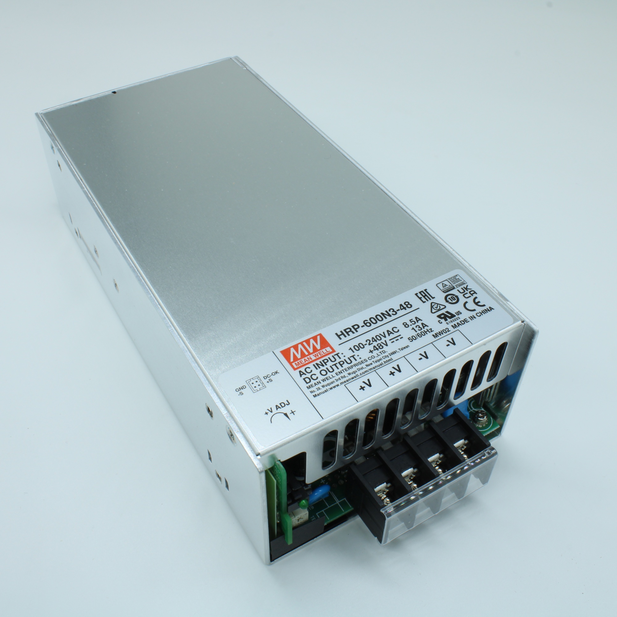 HRP-600N3-48 - AC-DC, 624Вт, выход 48В/0...13A, рег. вых 40.8…55.2 В , вход 85…264В AC, 47…63Гц / 120…370 В DC,  изоляция 3000В AC, в кожухе 218x105x61.5мм, -40…+70°С, вентилятор, кратковременная пиковая мощность 350%