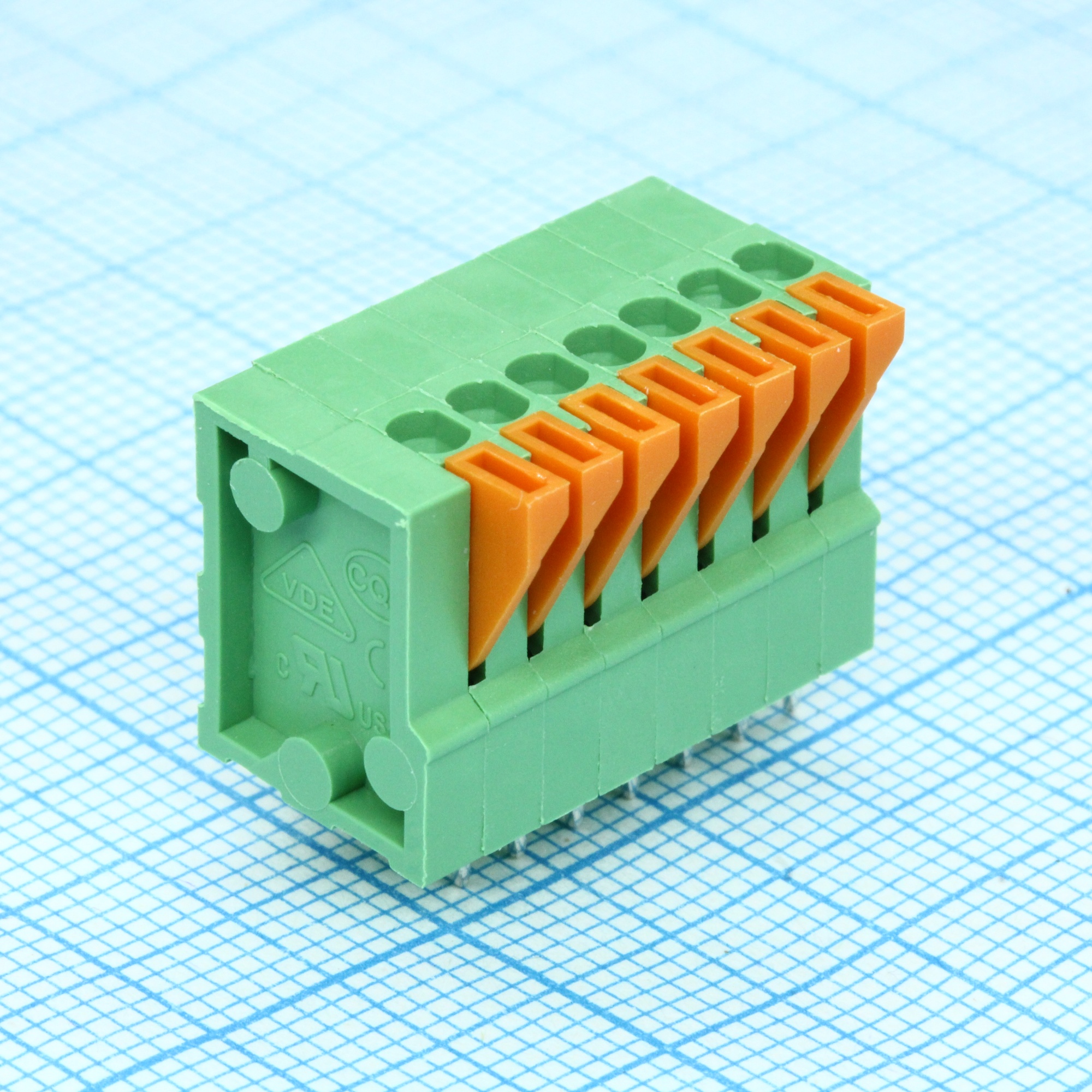DG141V-2.54-07P-14-00A(H) - Нажимной безвинтовой клеммный блок 7 контактов. Зажим типа торцевой контакт. Серия DG141V-2.54