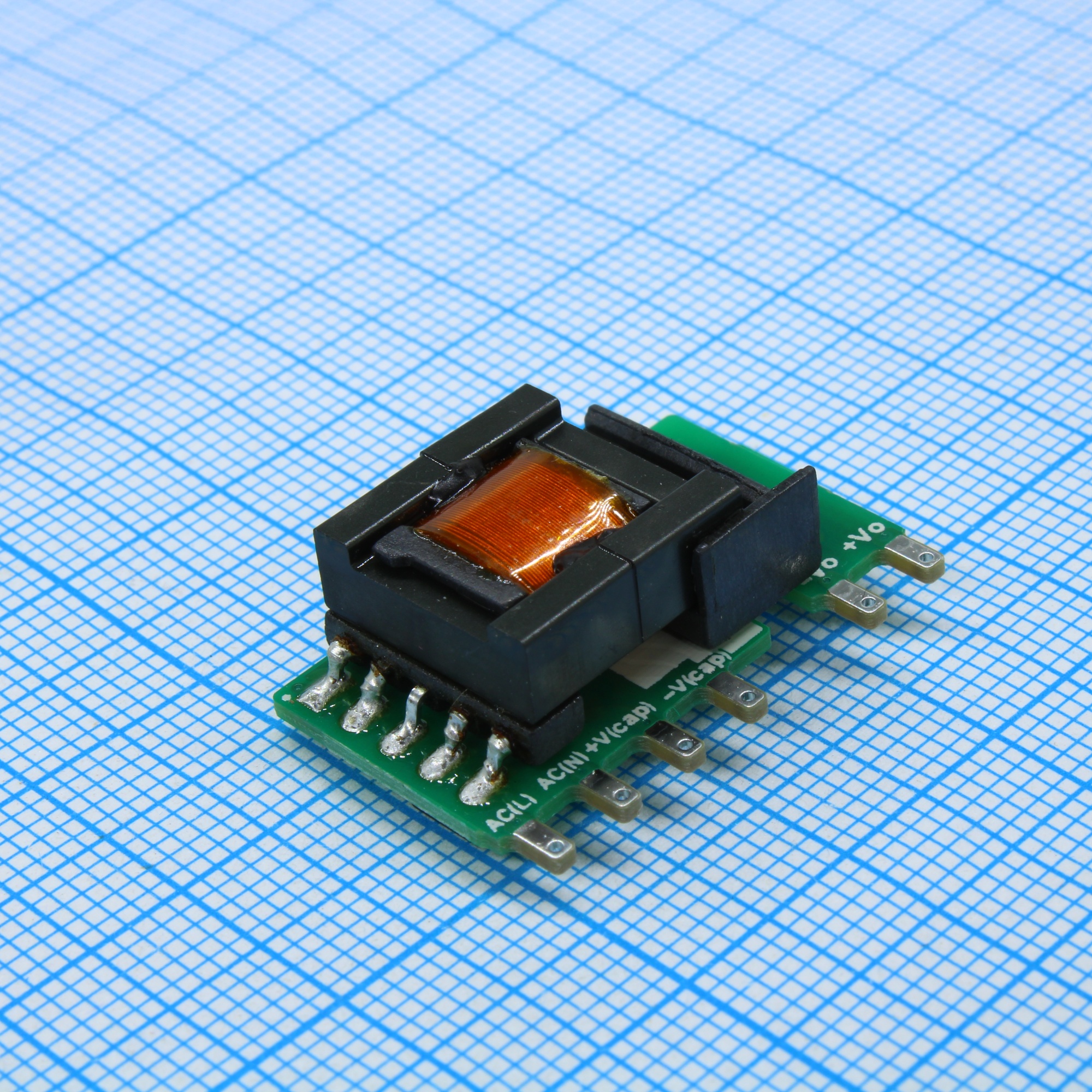 LS05-13B03R3 - AC/DC, 3.3Вт, вход 85…305В АС, выход 3.3В/1А, изоляция 3600В AC, КПД 69%, максимальная емкостная нагрузка не более 2200мкФ, 26.4x14.73x11.0мм, -40…85°C, бескорпусный