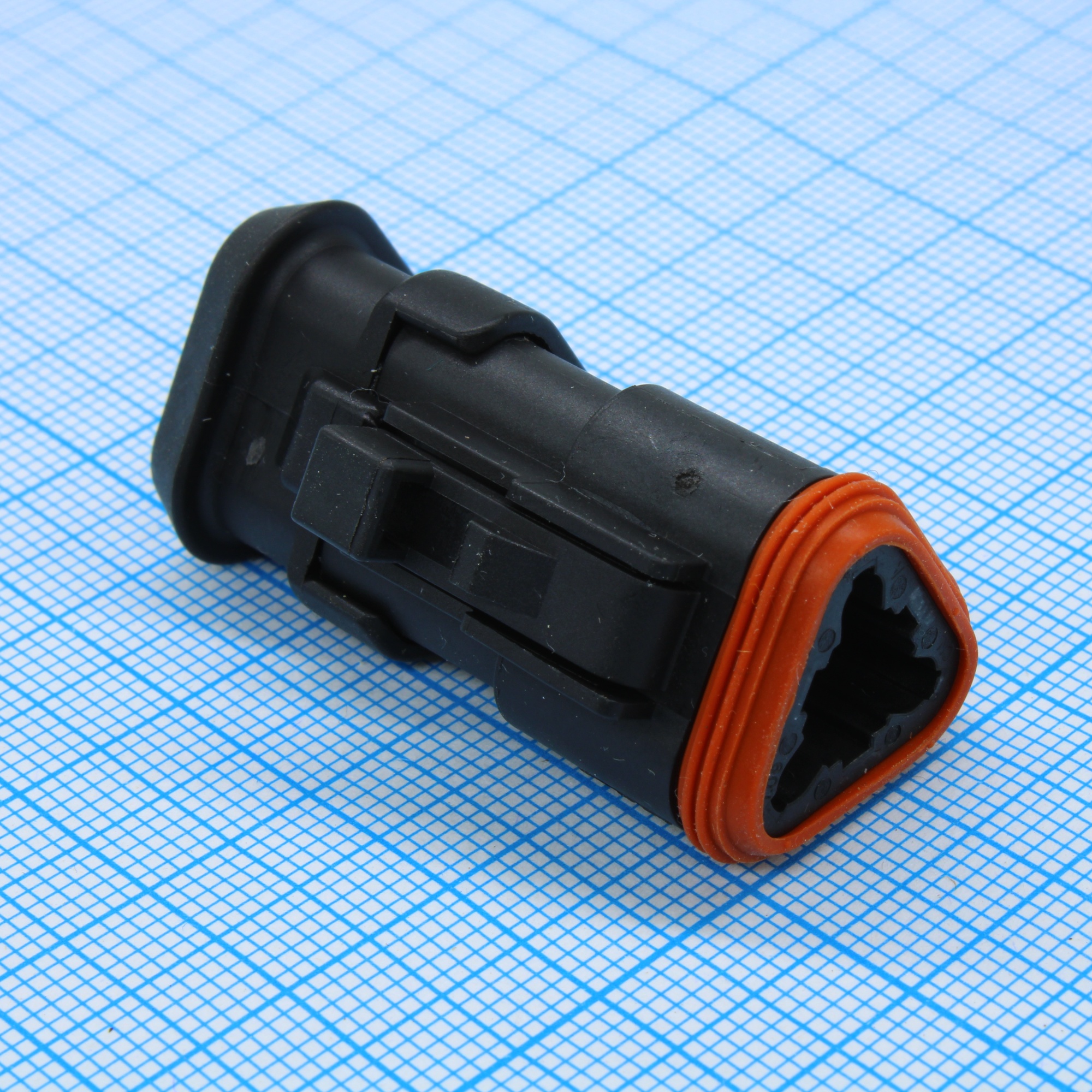 DT06-3S-EP11 - Корпус Автомобильного Разъема, DT, Штекер, 3 вывод(-ов), AMP DT Series Size 16 Socket Contacts