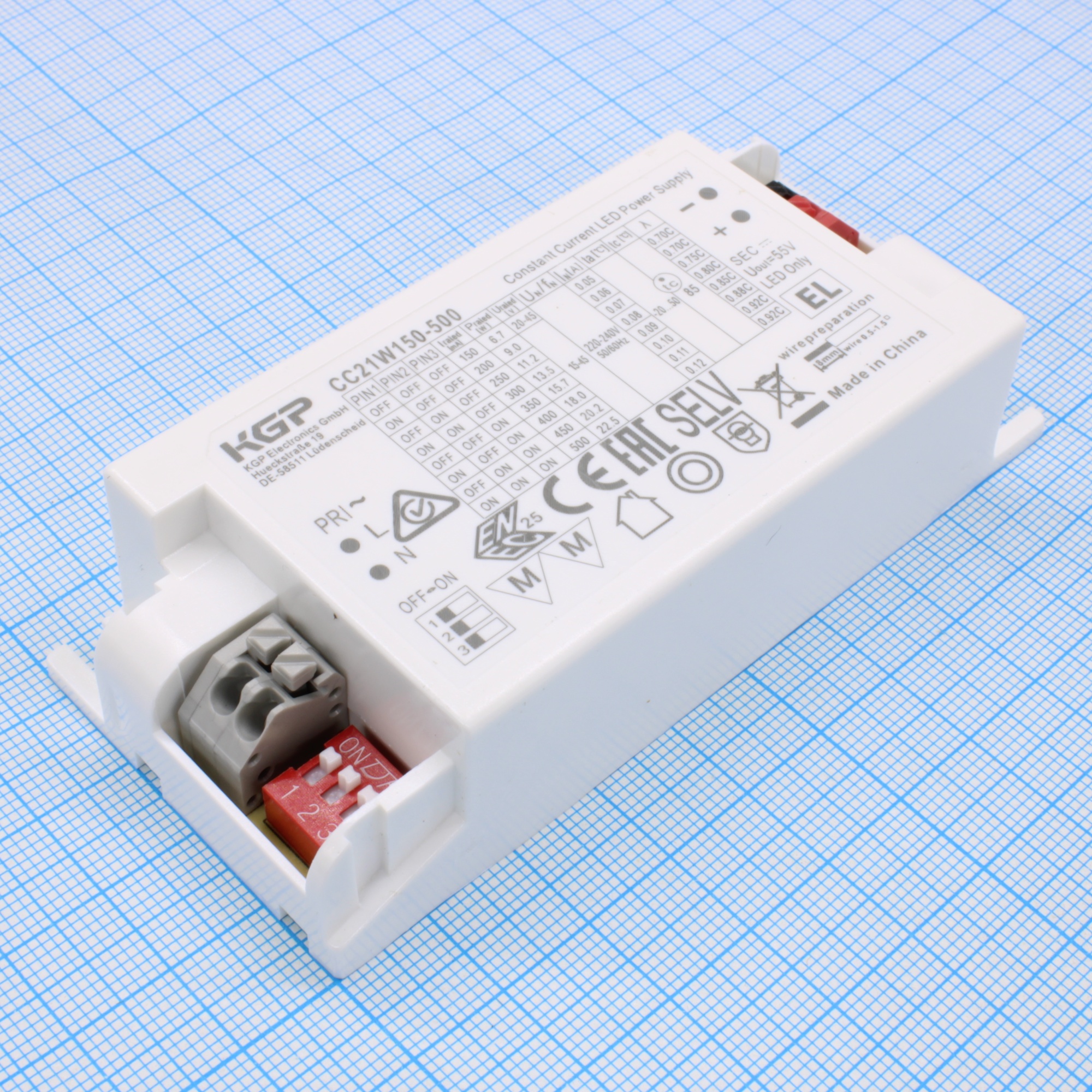 CC21W150-500 - AC-DC, 21Вт, стабилизатор тока, вход 198-264 В AC/220-280В DC 50/60Гц, выход 150…500мA/20…42В, ККМ,  пластиковый корпус 97,8х44х25,5мм (137,6х44х25,5 с защитными крышками), -20…+50°С, IP20
