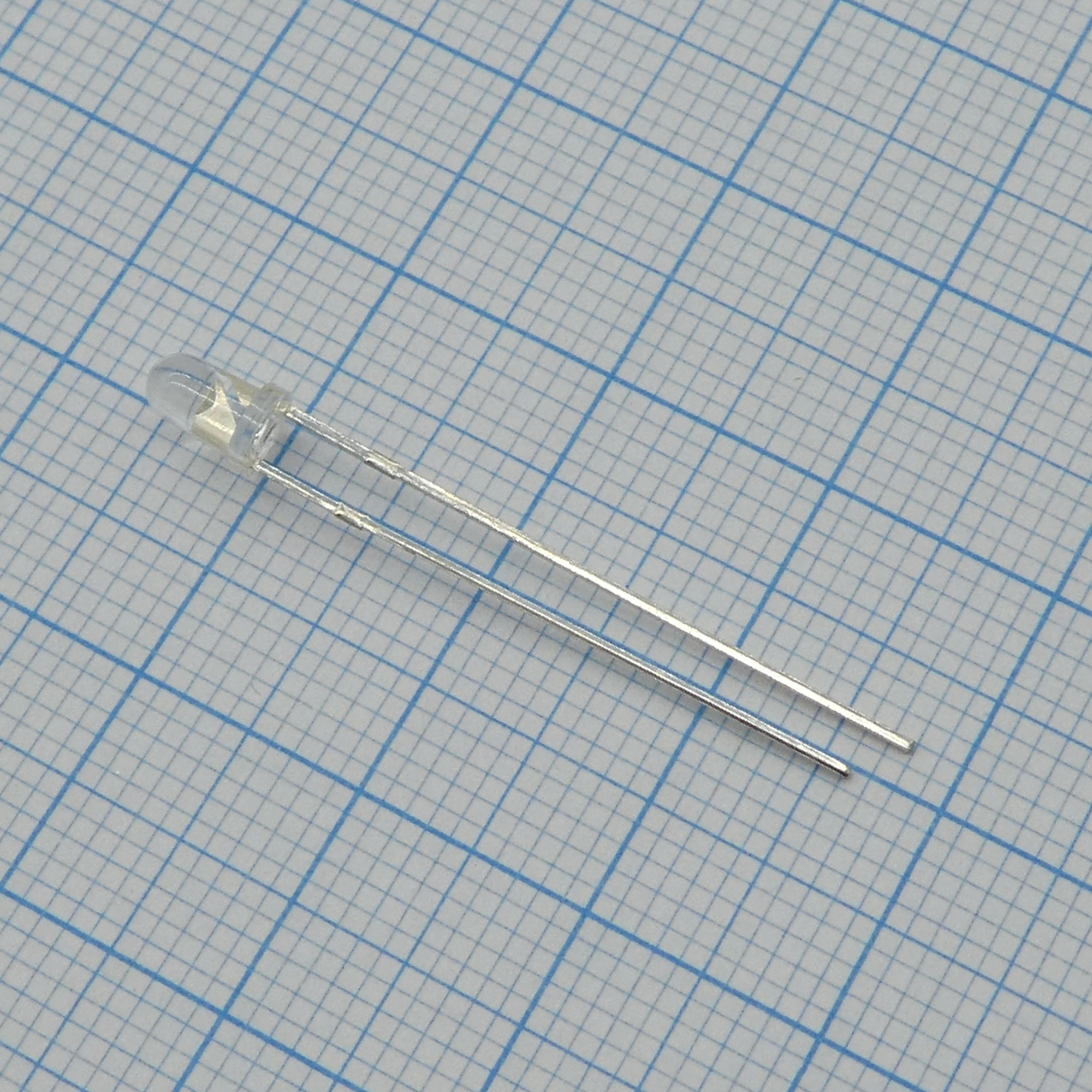 FYL-3014SUGC1A - Светодиод 3мм/зеленый/570нм/800мкд/прозрачный/30°