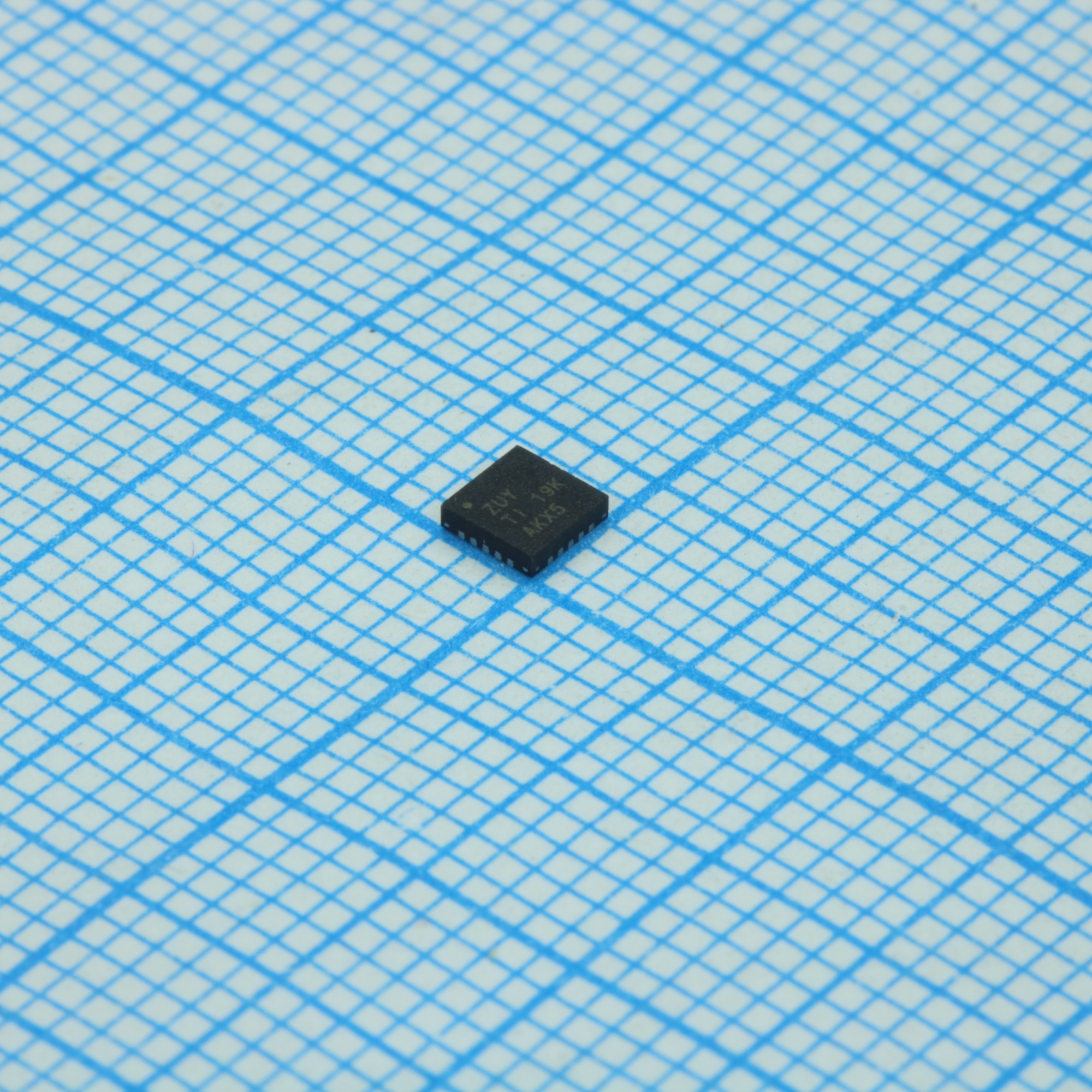 TXS02324RUKR - Мультипклексор/транслятор SIM карты 2:1 20WQFN