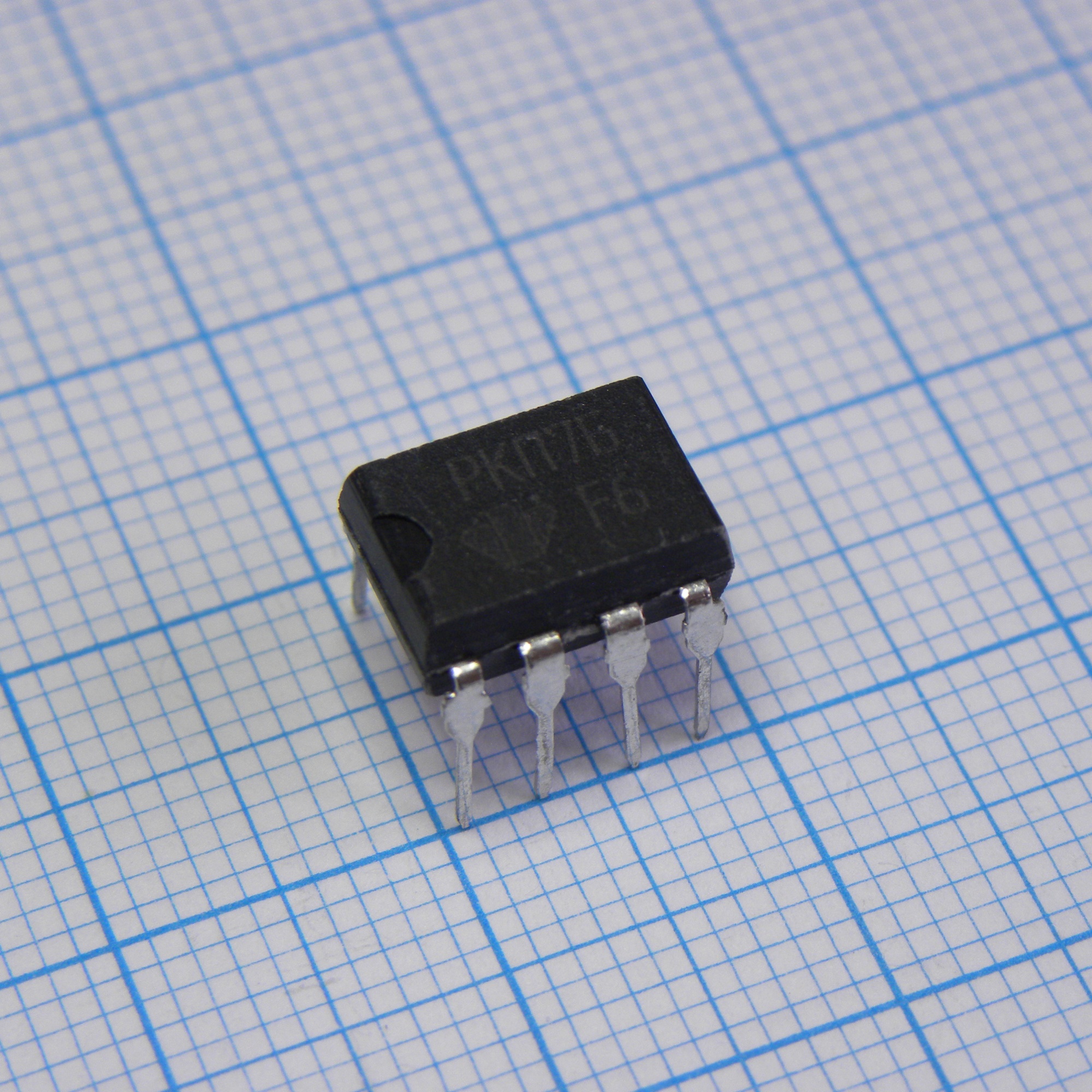 КР293КП7Б - Реле малой мощности общего назначения 2-канальное на размыкание Iком=80мА,Uком=230В