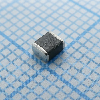 B72530T0350K062 - Варистор многослойный 35В переменного тока/45В постоянного тока 250A 56В предел 1210 ЧИП лента на катушке