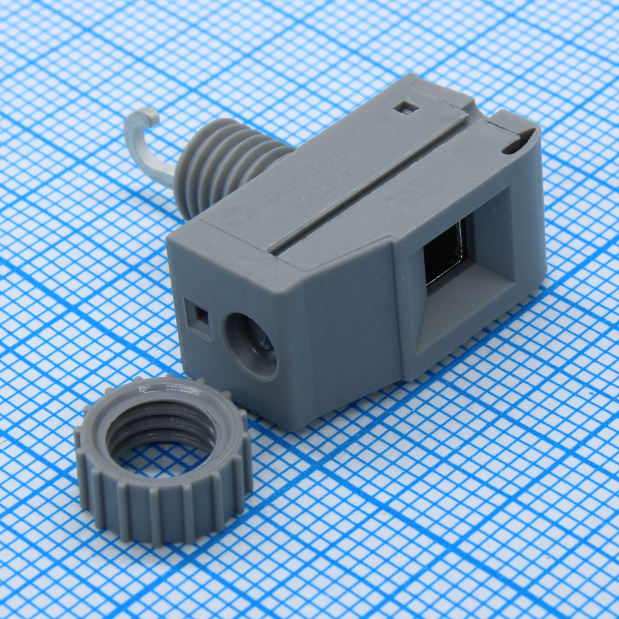 DGP4-01P-11-00Z(H) - Клемма на панель зажимная, внутреннее крепление под винт провод 4мм