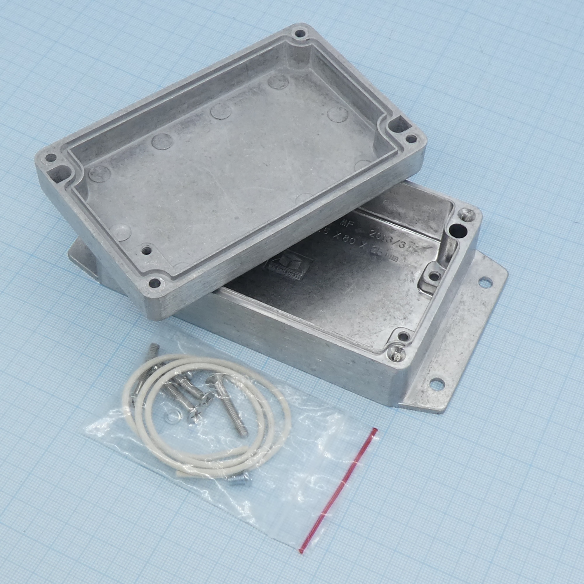 G107MF - Герметичный алюминиевый корпус с фланцами, IP65, некрашеный