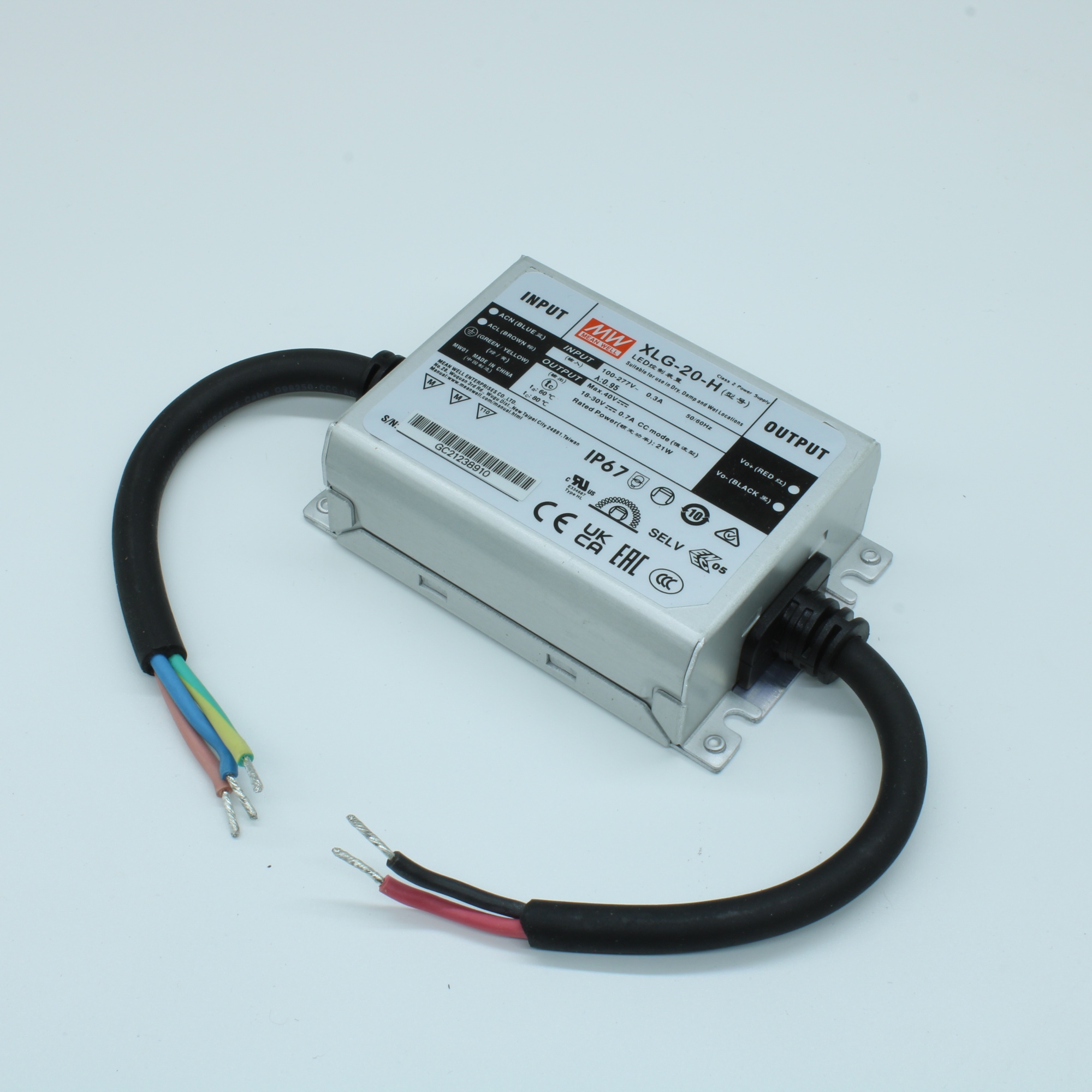 XLG-20-H - AC-DC, 21Вт, IP67, вход 90…305В AC, 47…63Гц, ККМ, выход 0.7А/18…30В, изоляция 3750В AC, в кожухе 95х63х30мм, -40…+80°С (корпус)