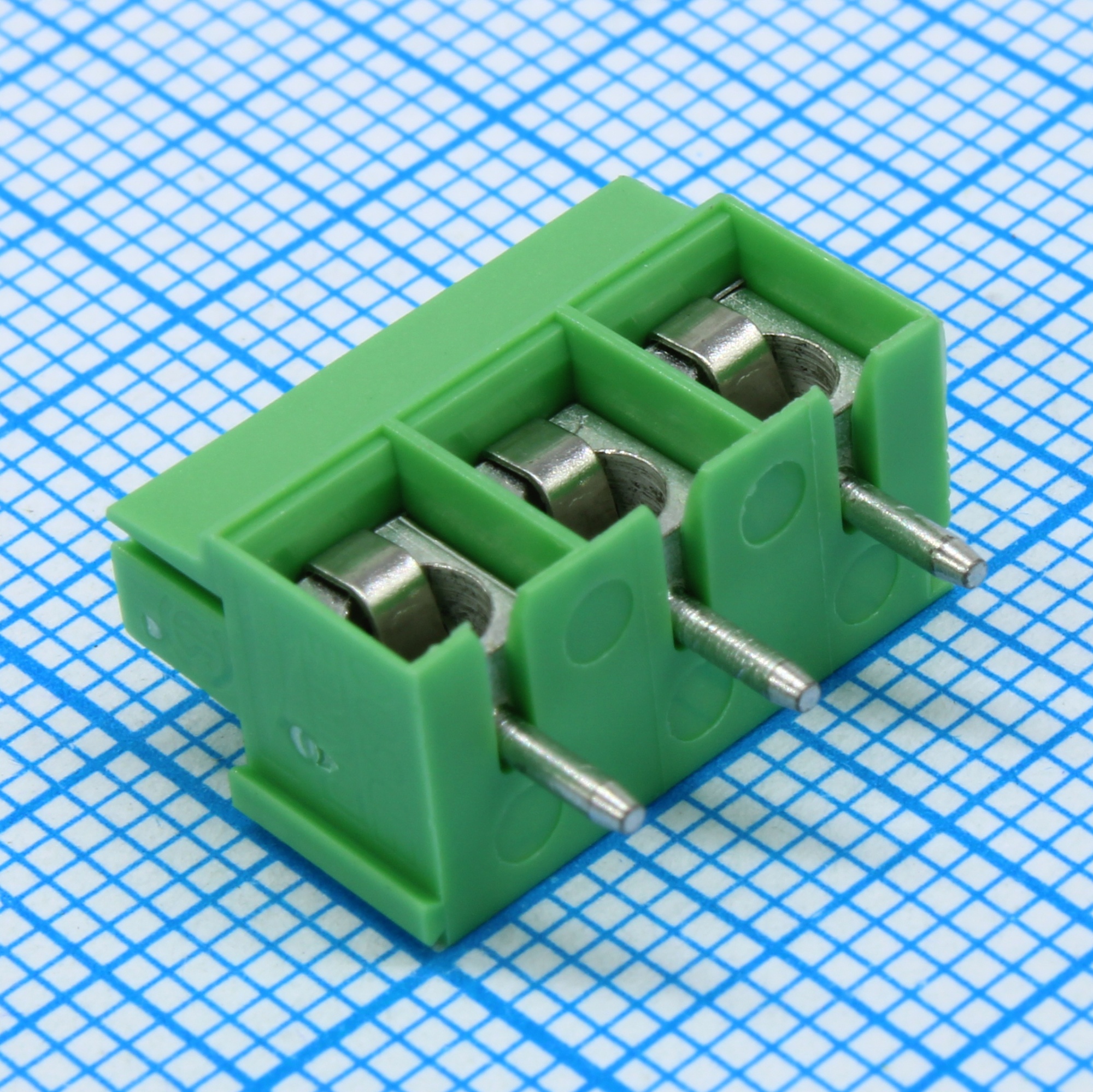 ED500V-03P - шаг: 5.00мм, пров: 2.50мм.кв, 300V, 16A, 3 конт., винт верт., h=10.00мм