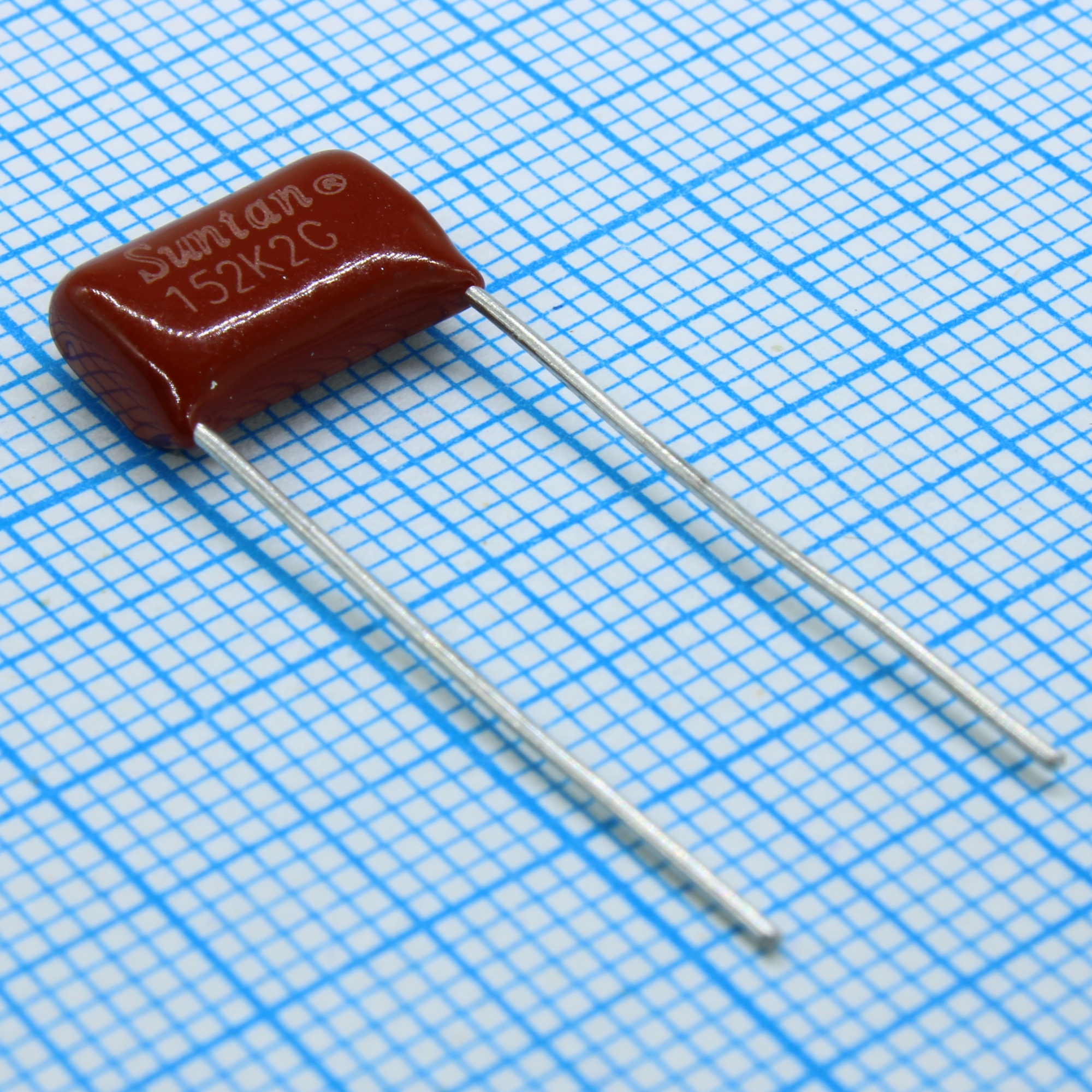 TS02002G152KSB0D0R - Конденсатор металлоплёночный полиэтилентерефталатный 1500пФ 400В ±10% радиальный 10мм 85°С россыпь